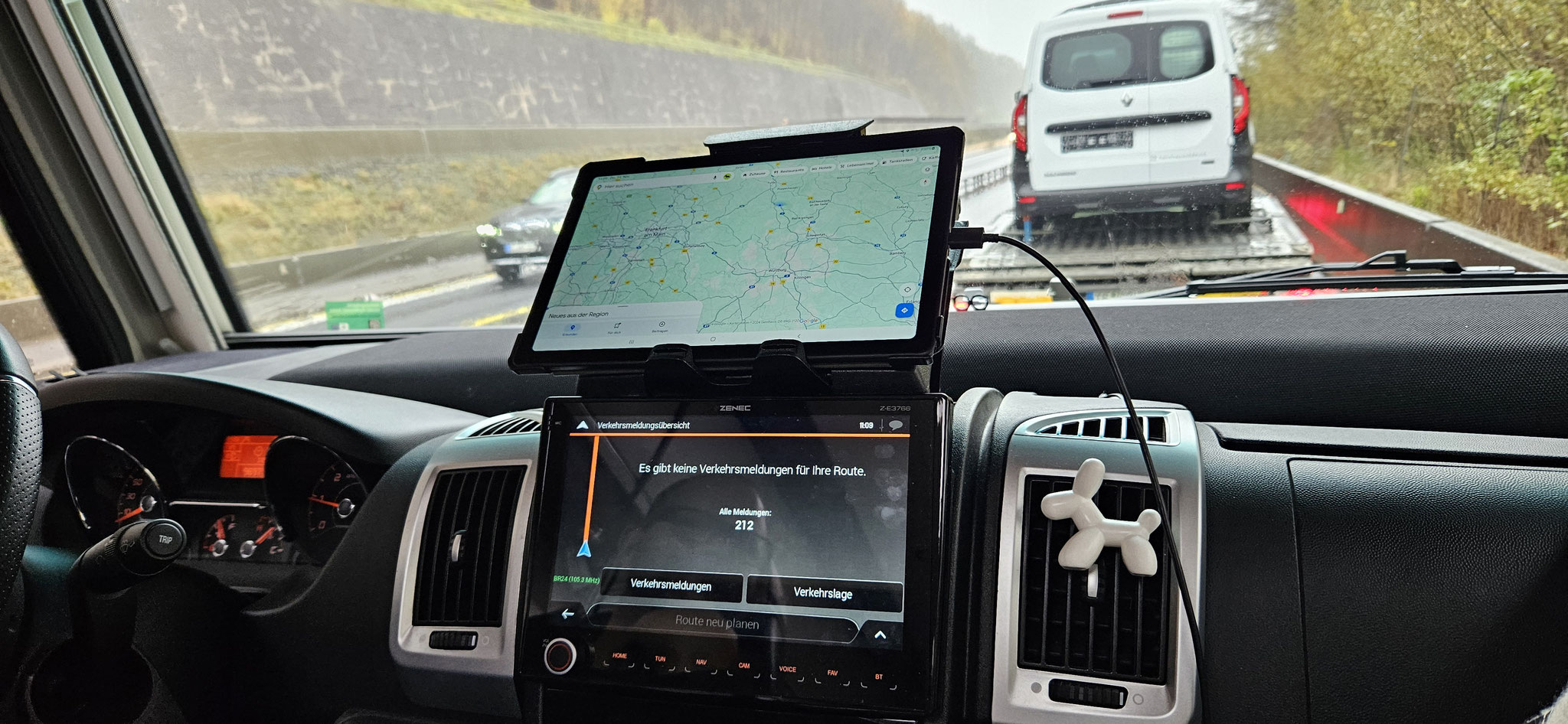 Keine Verkehrsmeldung liebes Navi? Wir stehen im Stau!