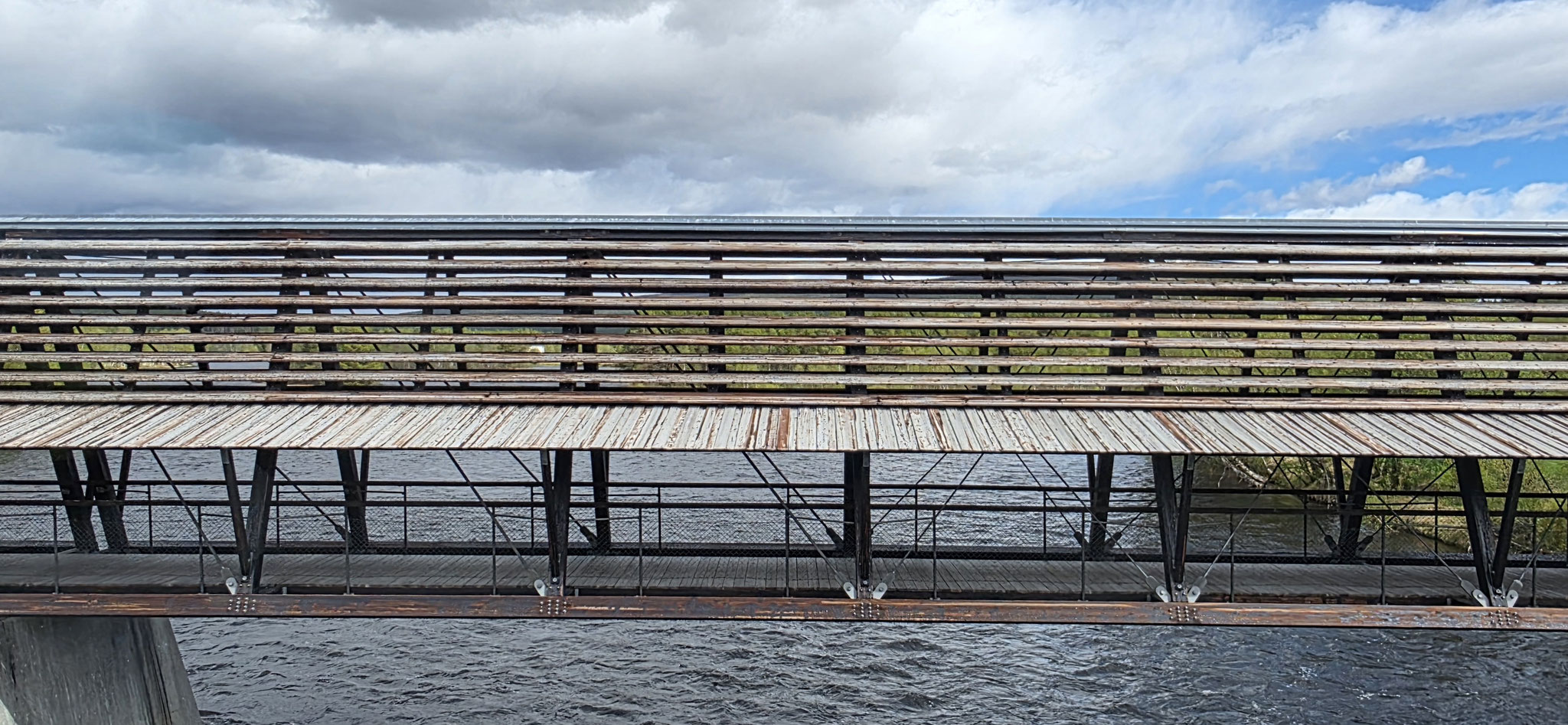 Brücke neben Brücke