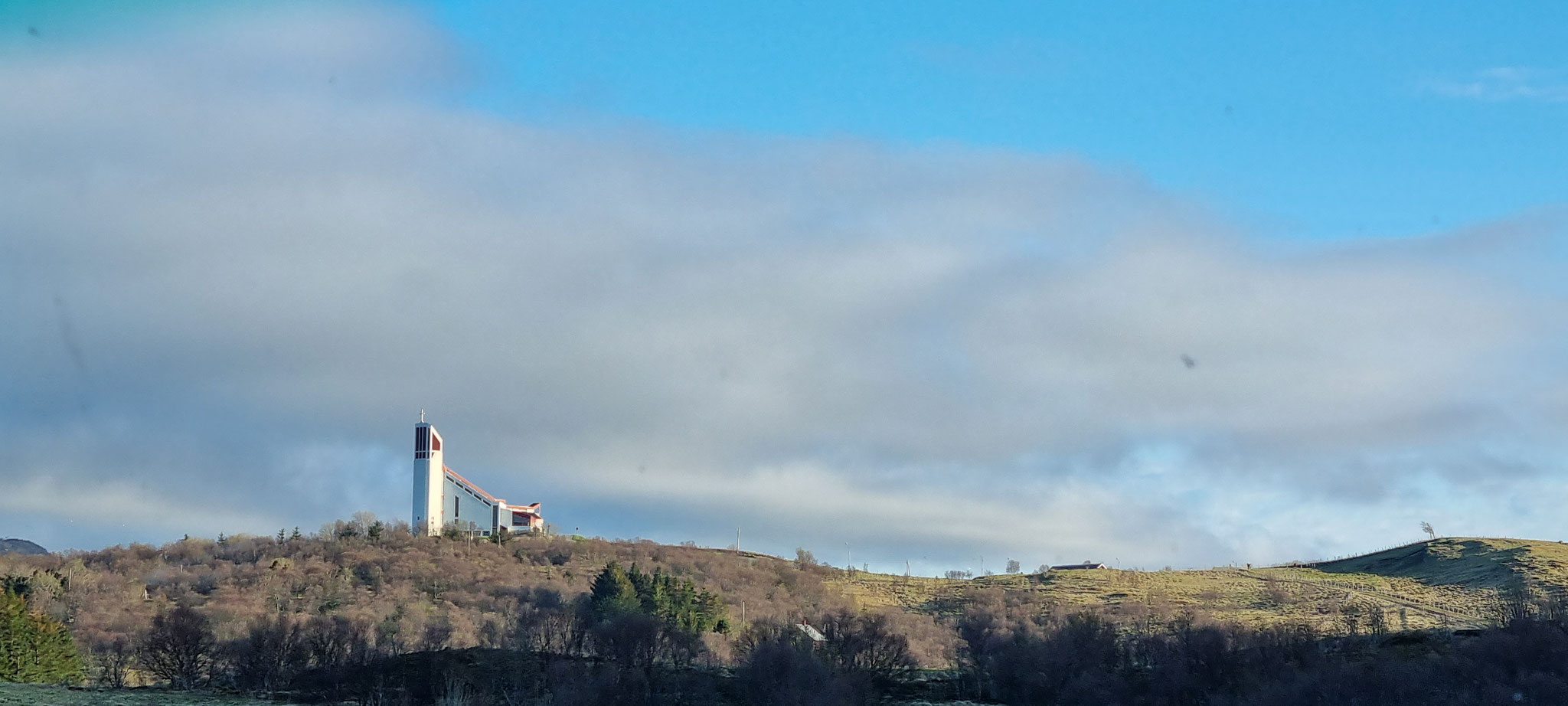 Die Kirche von Bøstad...