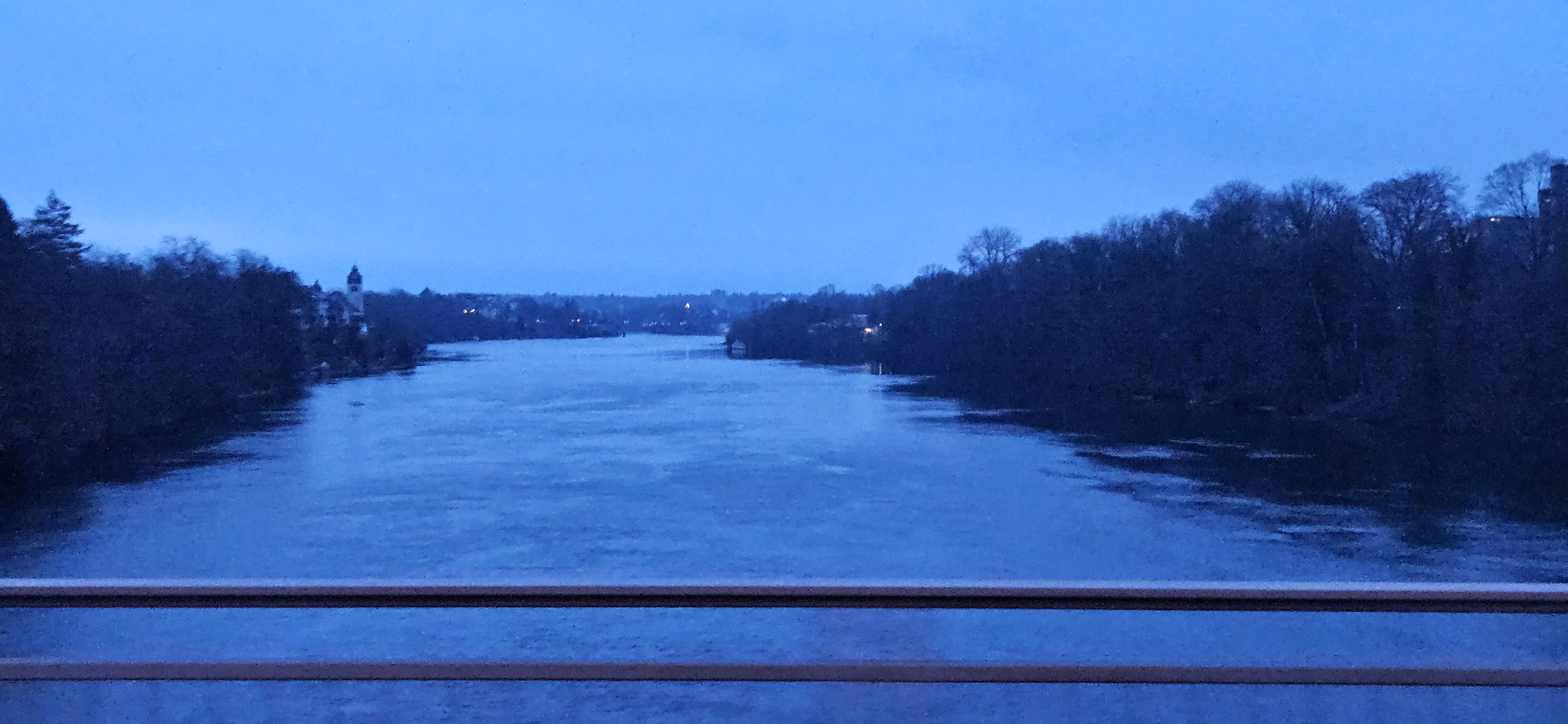 ...über den Rhein...