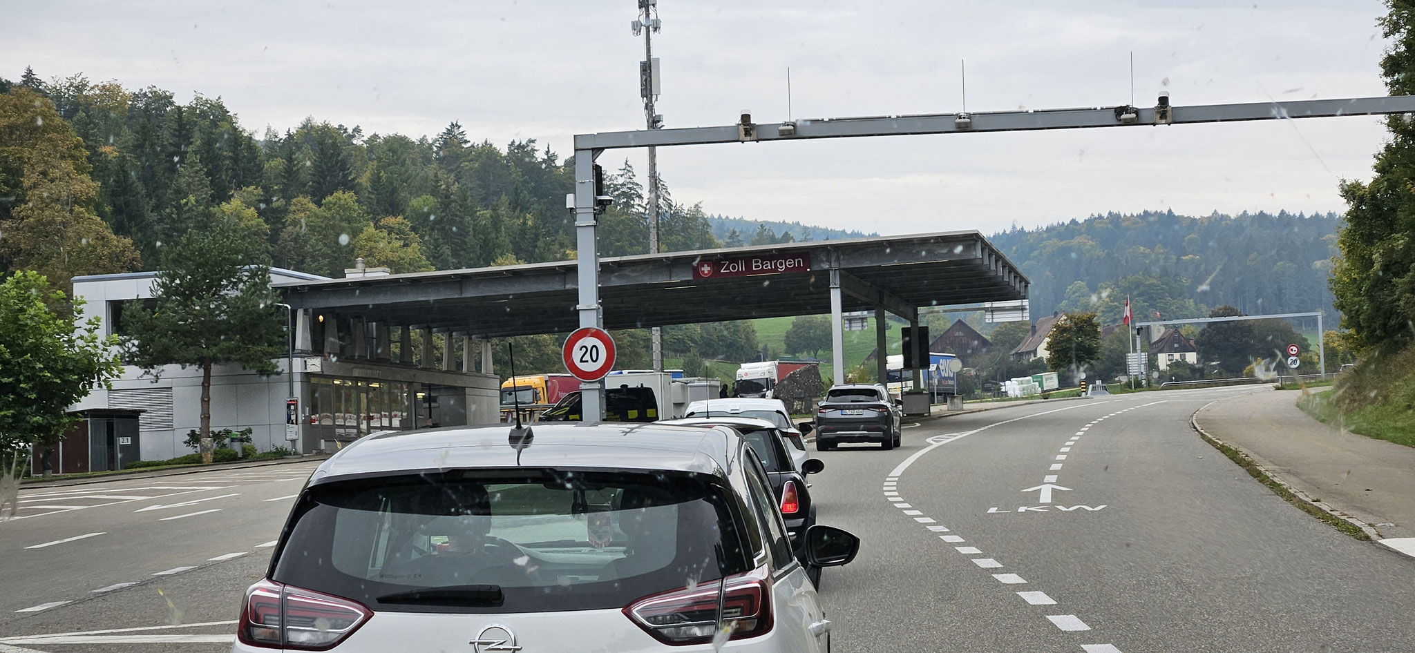 Bei Bargen geht es raus nach Deutschland