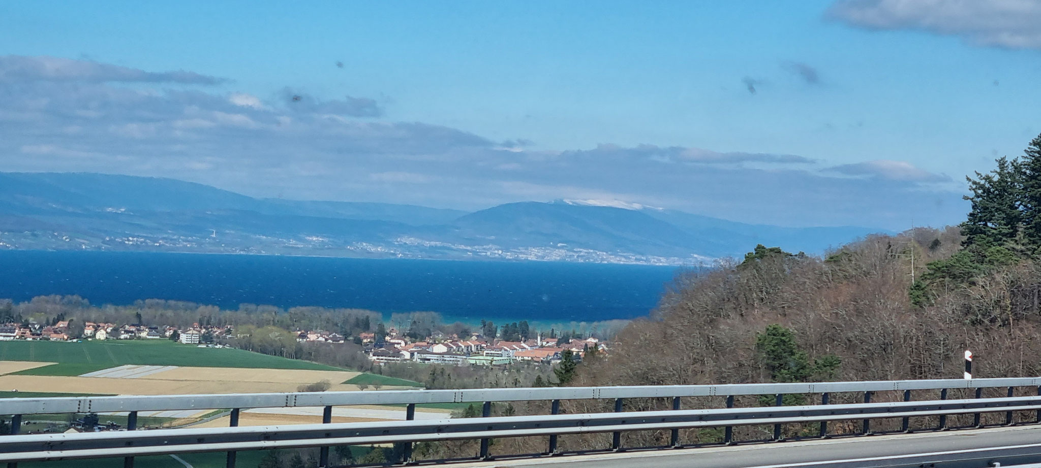 Schaumkronen auf dem Neuenburgersee und...