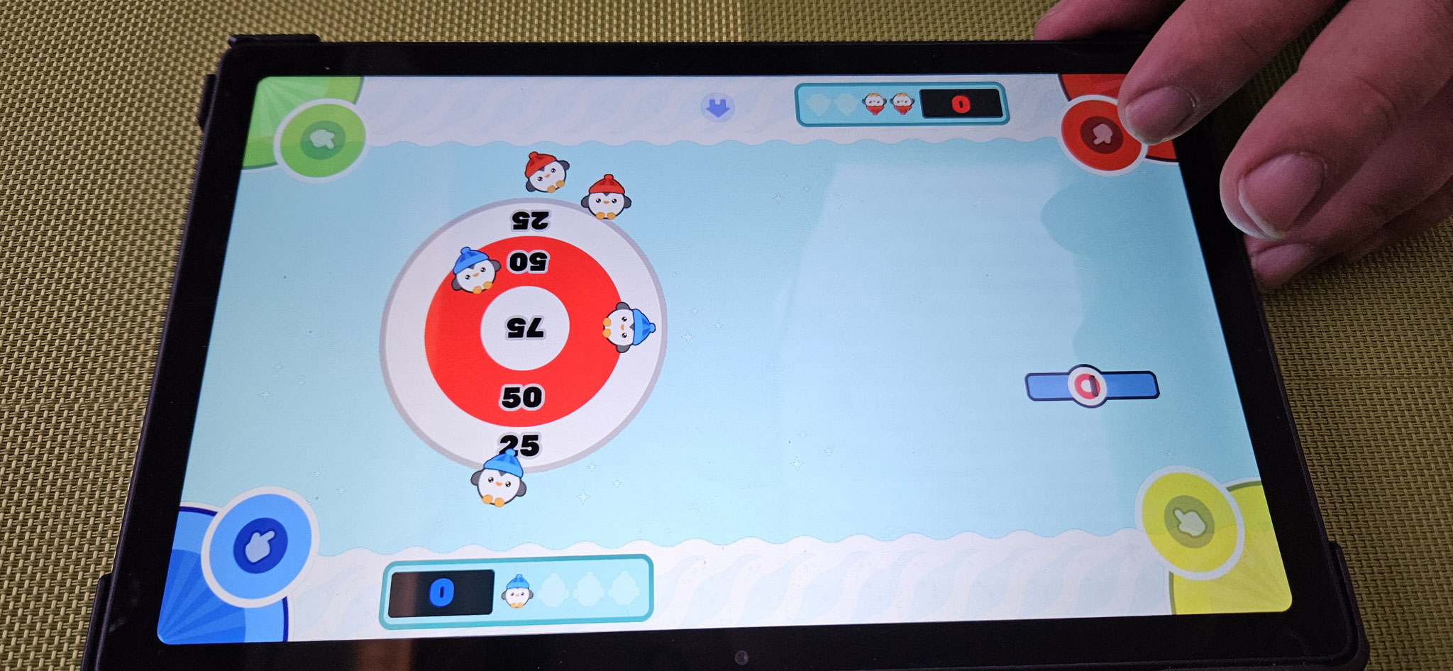 Wer gewinnt im Pingu-Weitwurf?