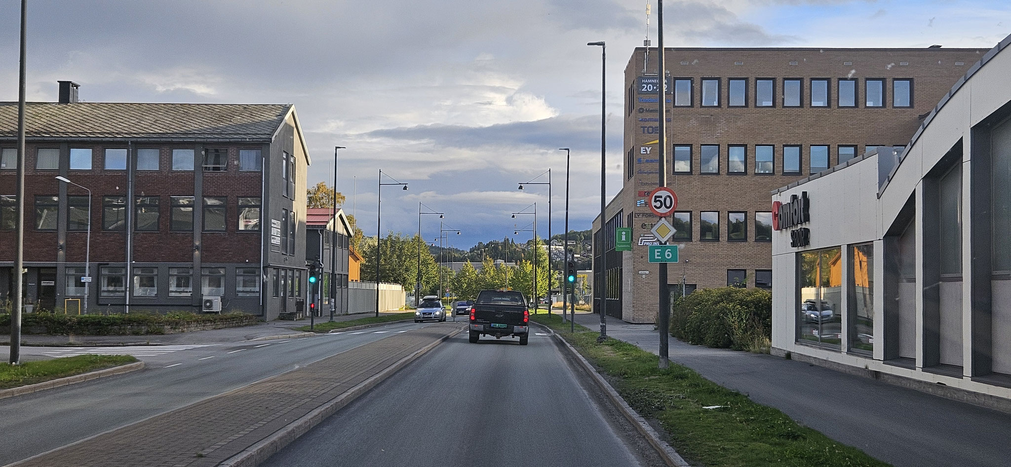 Wir fahren durch Steinkjer...