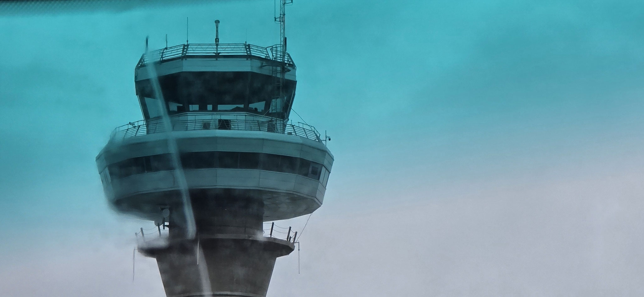 Tower am Flughafen Trondheim