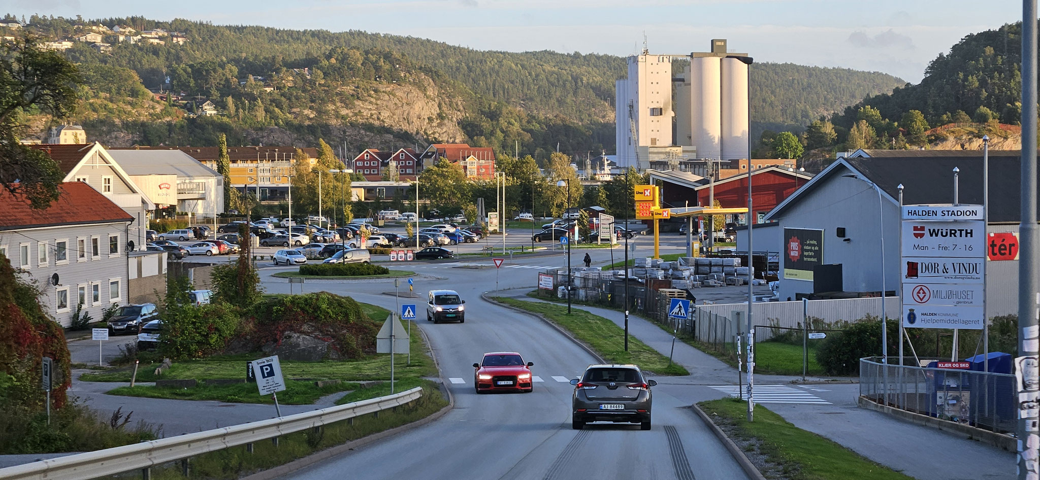 Die Einfahrt ins Dorf kennen wir zu gut