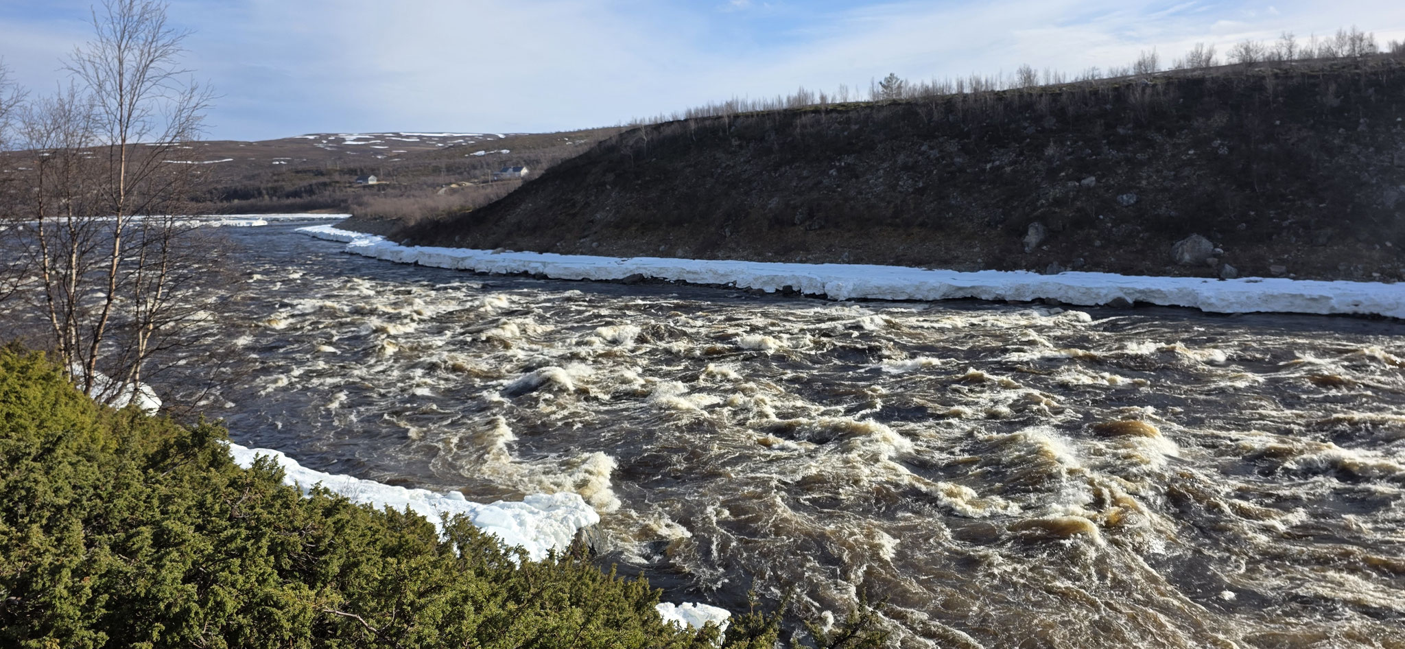 Der reissende Fluss Tana...