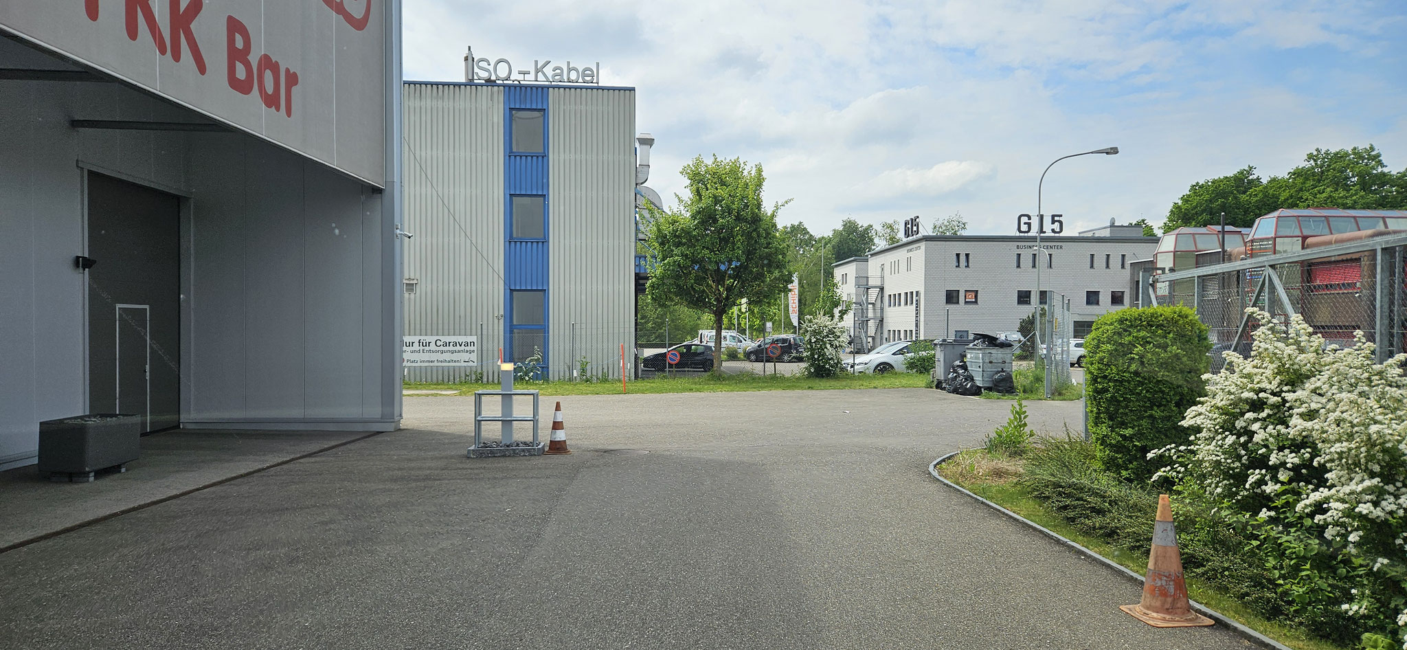 Abfahrt an der Halle