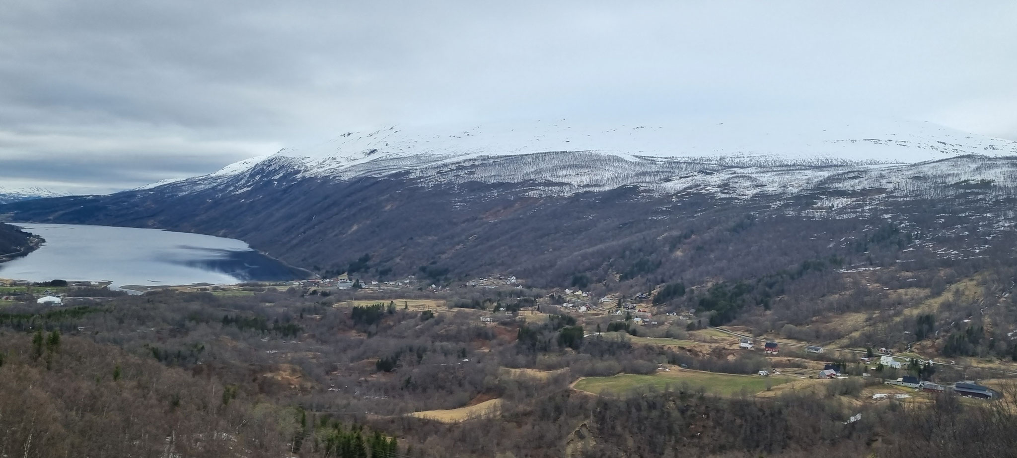 Aussicht über das Fjord, welches uns seit 2016 bekannt ist