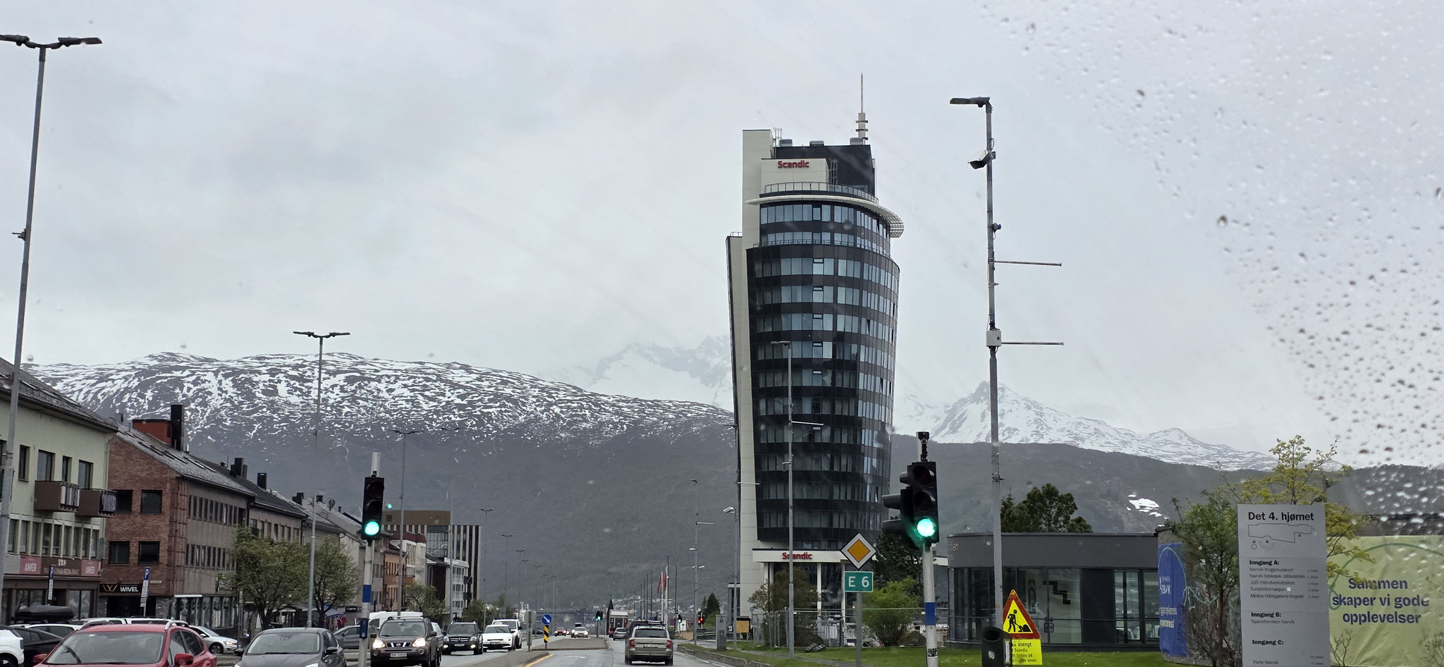 ...vorbei am Tower...