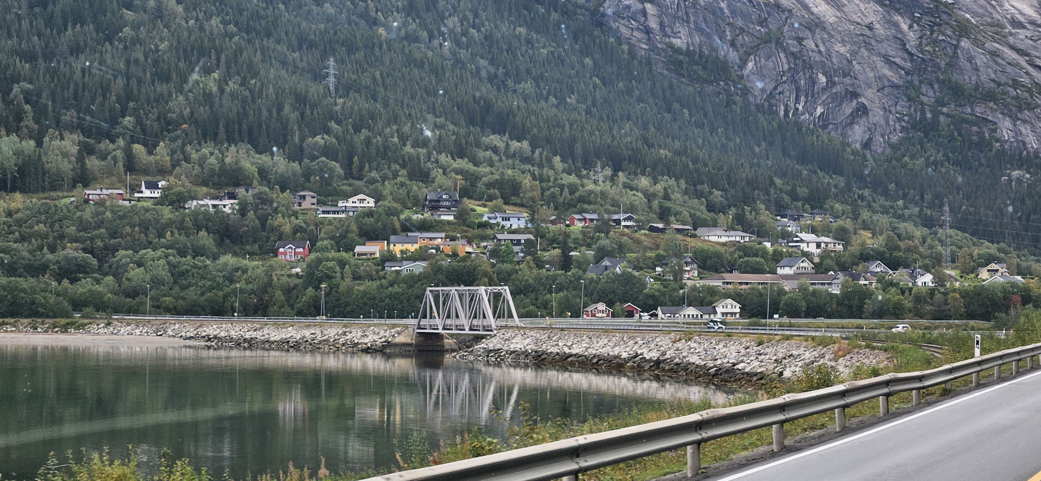 Einmal über den Damm