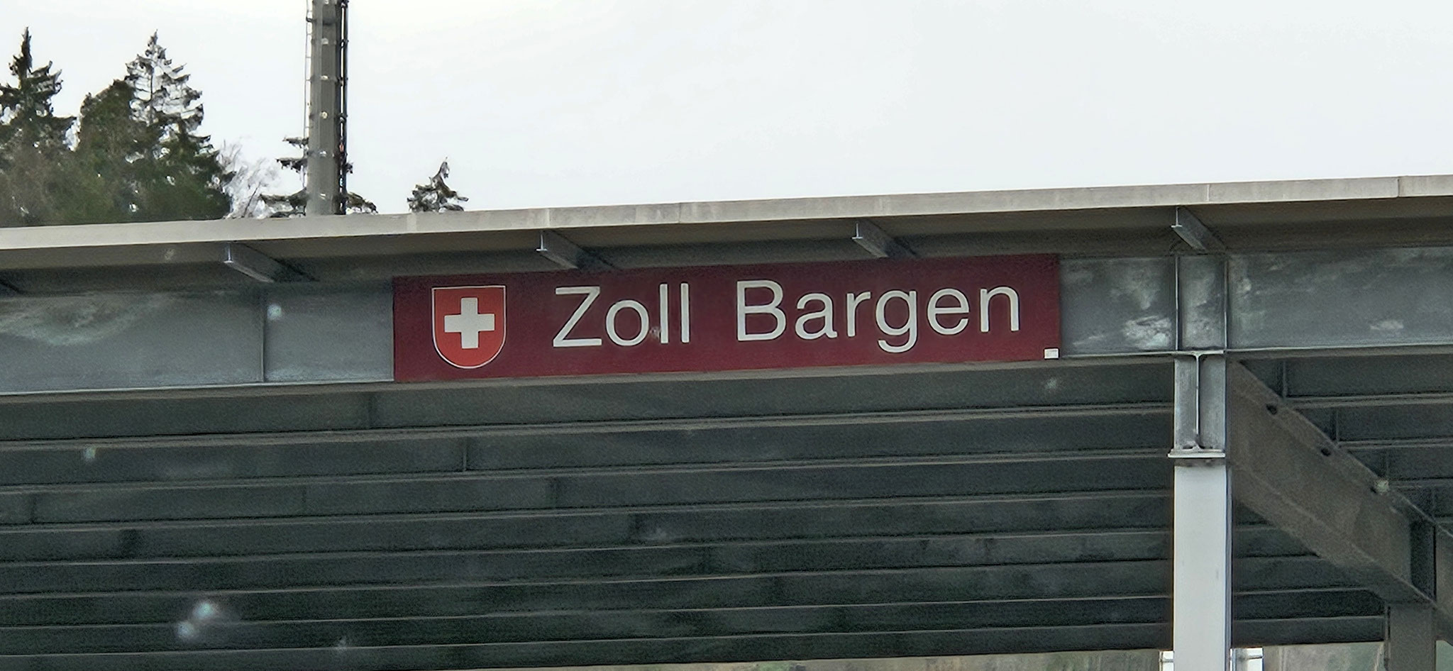 ...und schon stehen wir am Zoll Bargen...