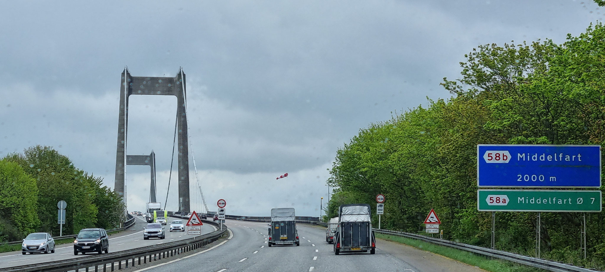 Die Lillebælts-Brücke liegt vor uns