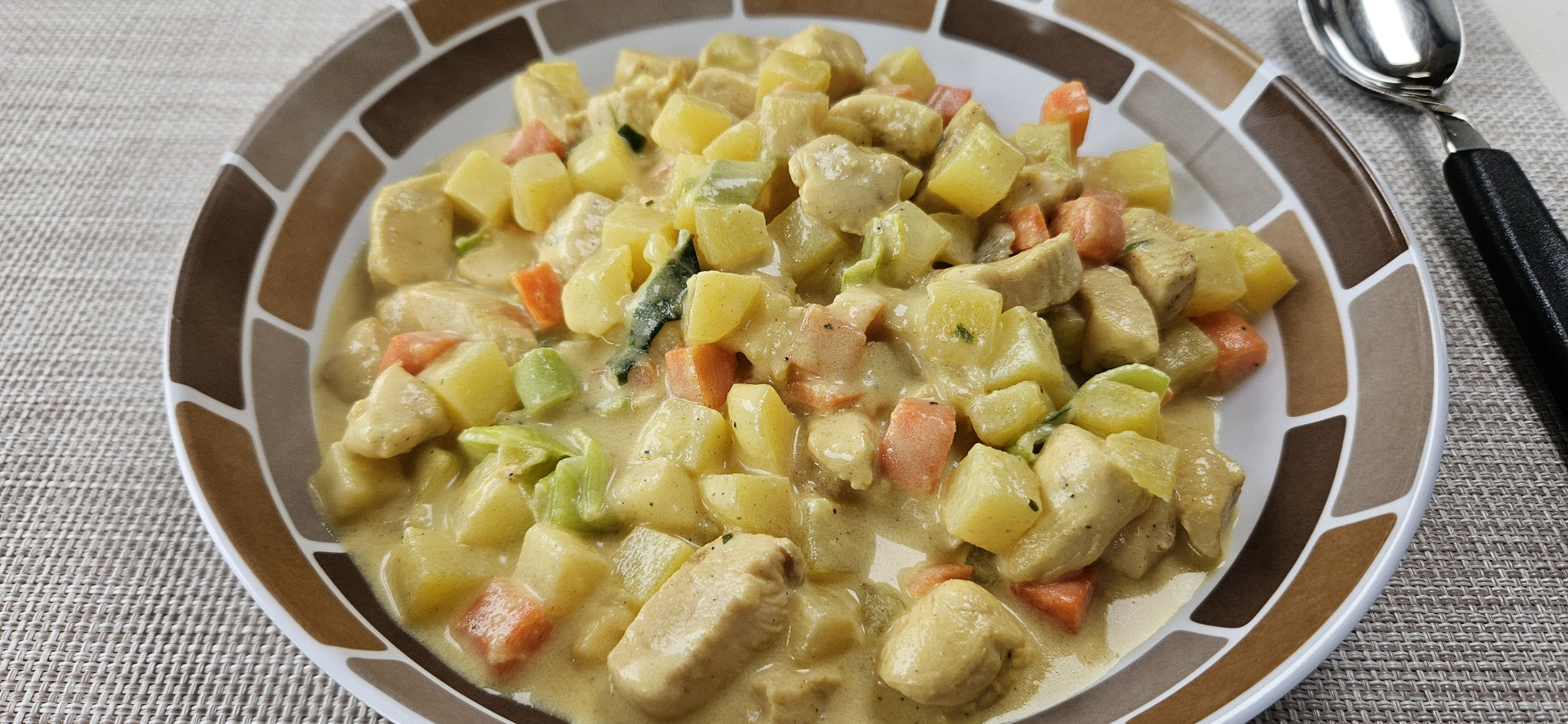 Lapskausgemüse mit Hühnchen und einem Hauch Curry - Daniel's neue Spezialität