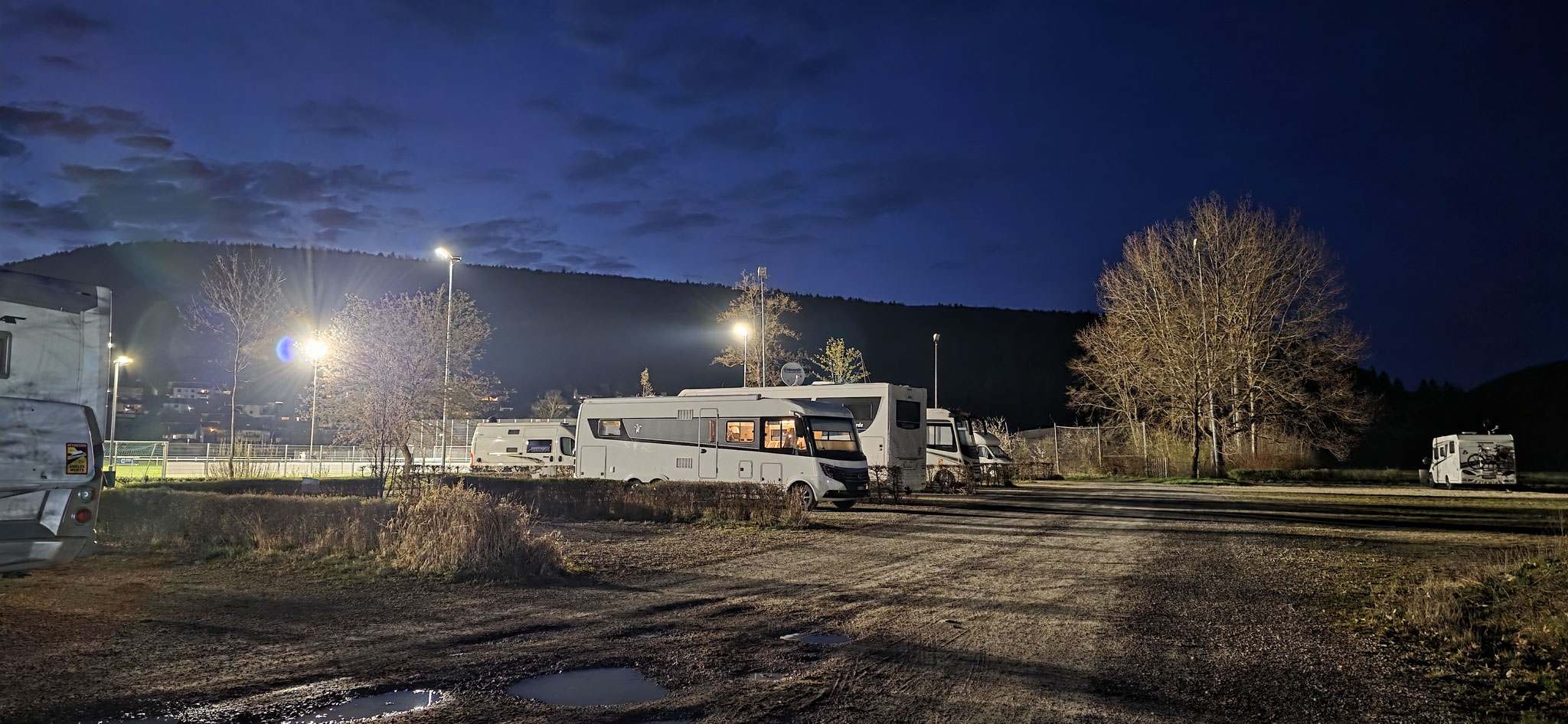 ...auf einem Stellplatz mit Freunden