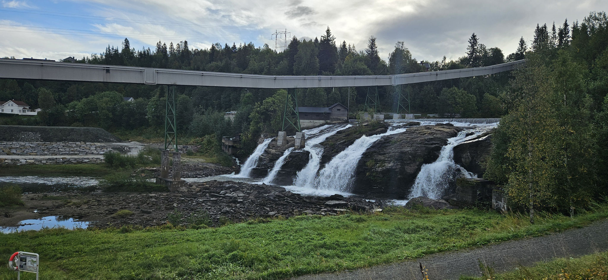 ...vorbei am Aluwerk...