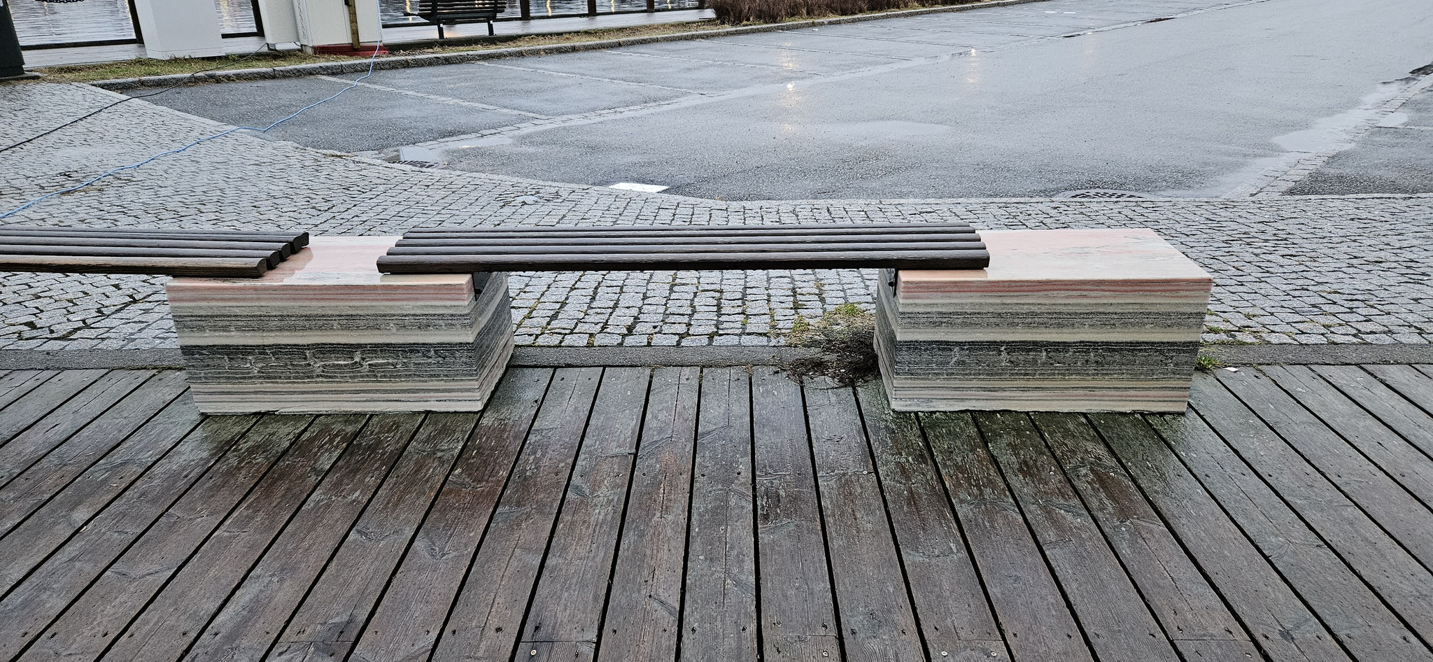 Sitzbänke aus Marmor...