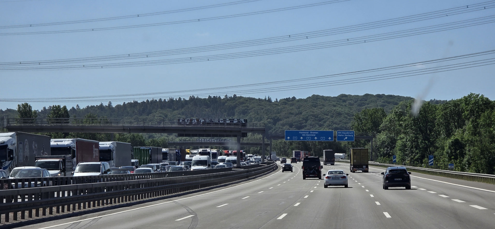 Gegenseite mit sehr viel Stau