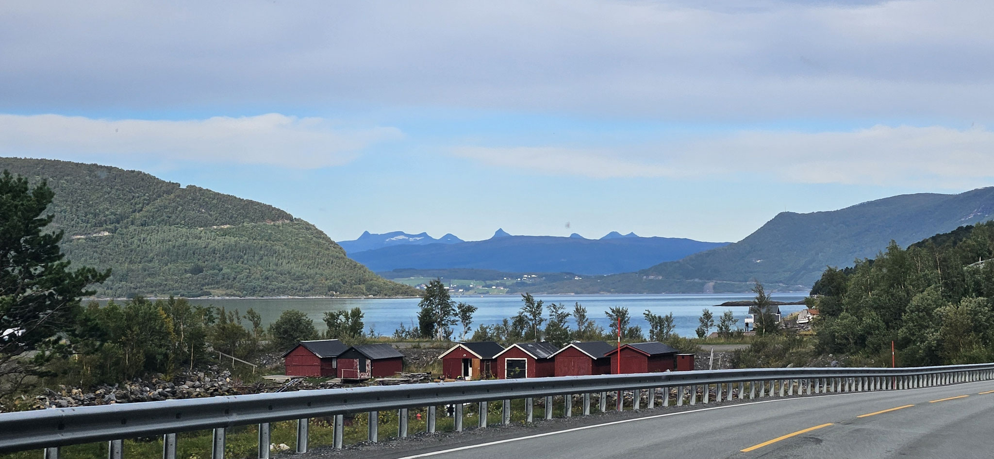 In der Ferne sehen wir schon wieder Fjord