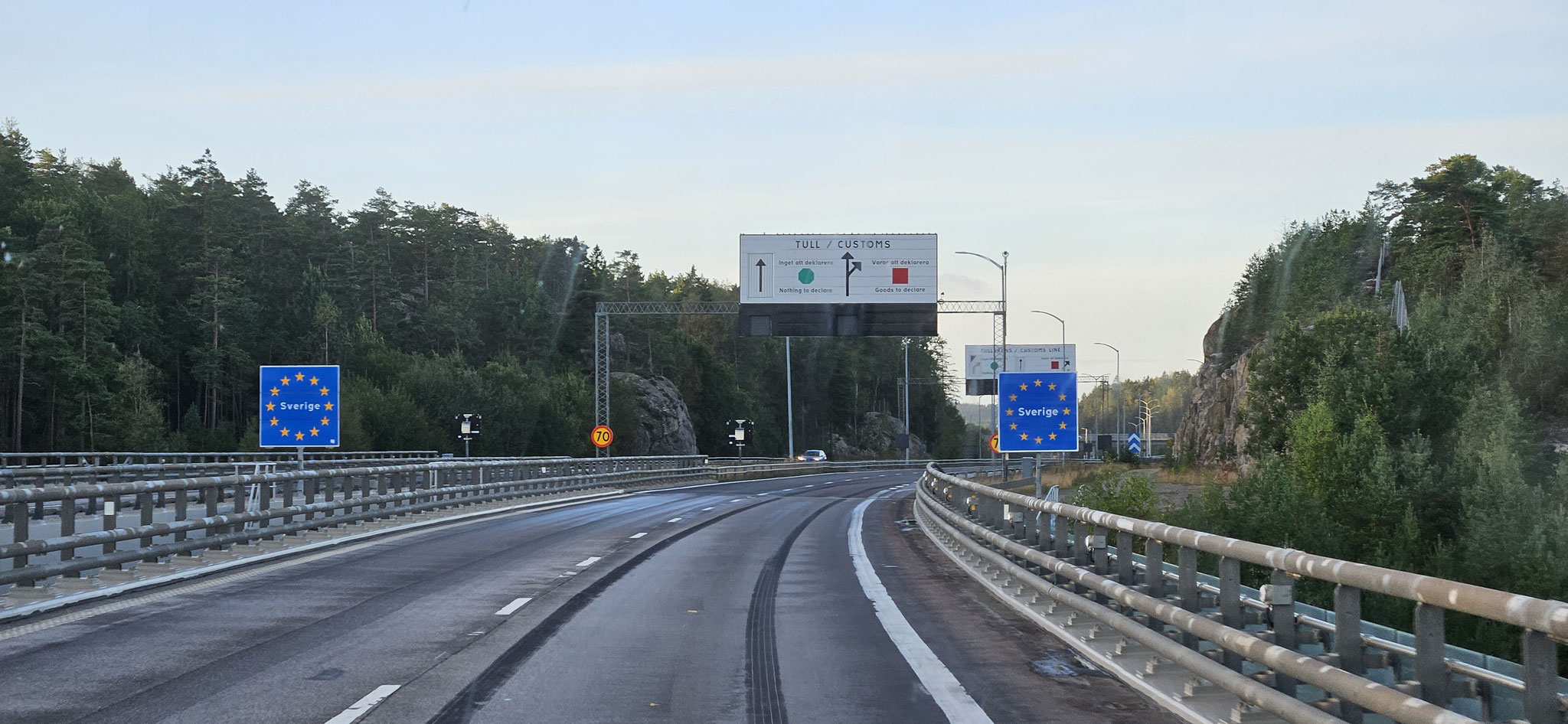 ...und auch den Zoll passieren wir ohne zu warten