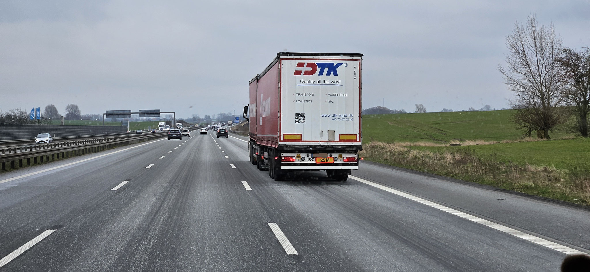 ...und LKW's mit 25 Meter+