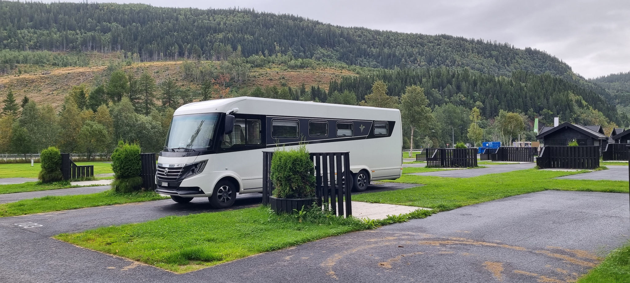 ...aber wir checken lieber auf dem Campingplatz ein
