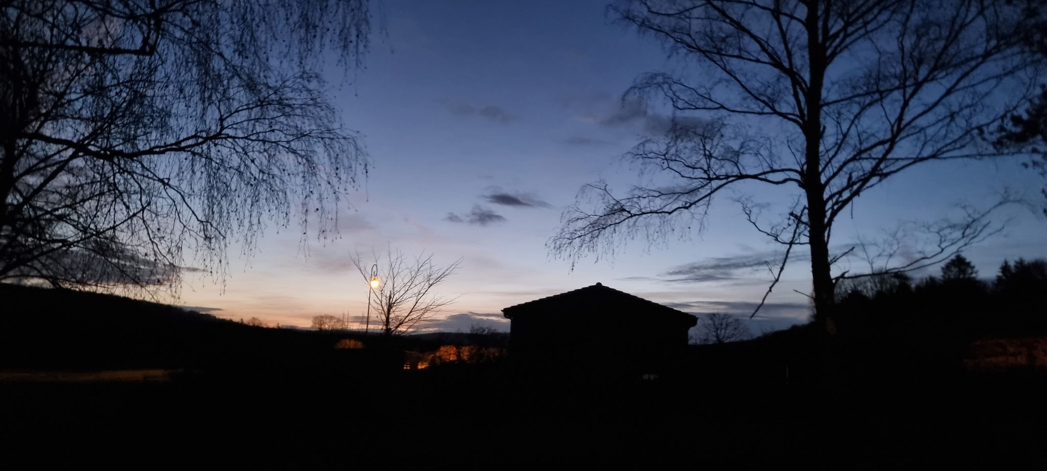 Da hinten geht langsam die Sonne auf