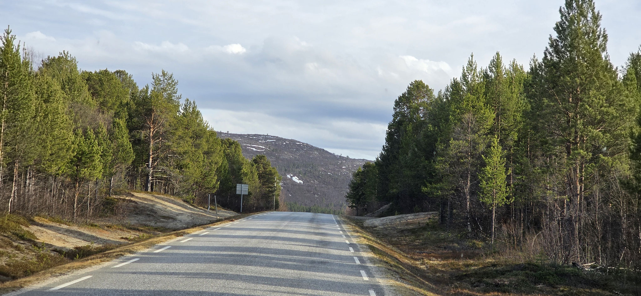 Menschenleer, 180 Kilometer bis nach Karasjok, entlang der finnischen Grenze