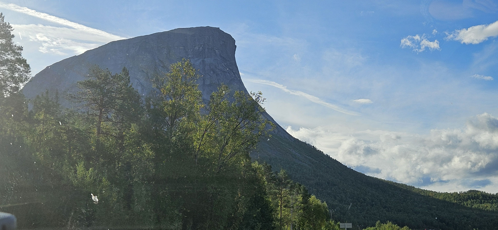 Ein Berg wie eine Welle