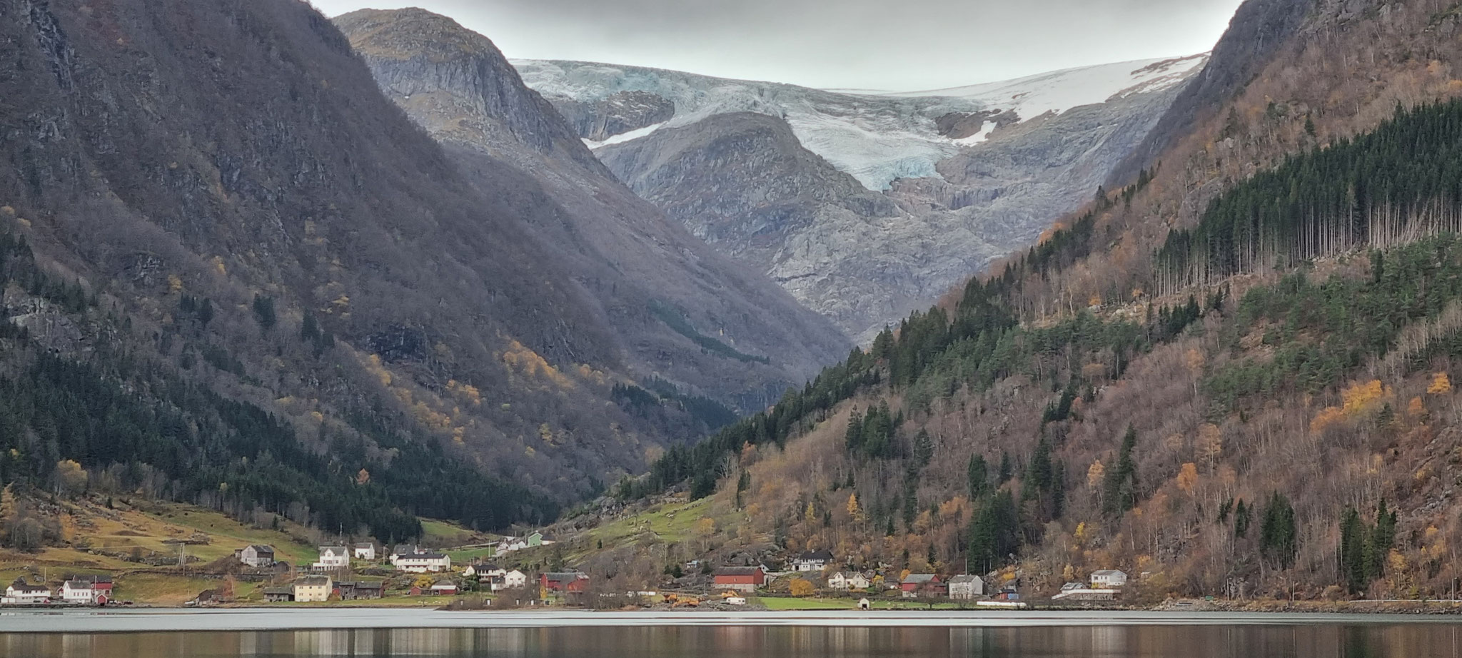 Nach Odda - die Reste vom Gletscher