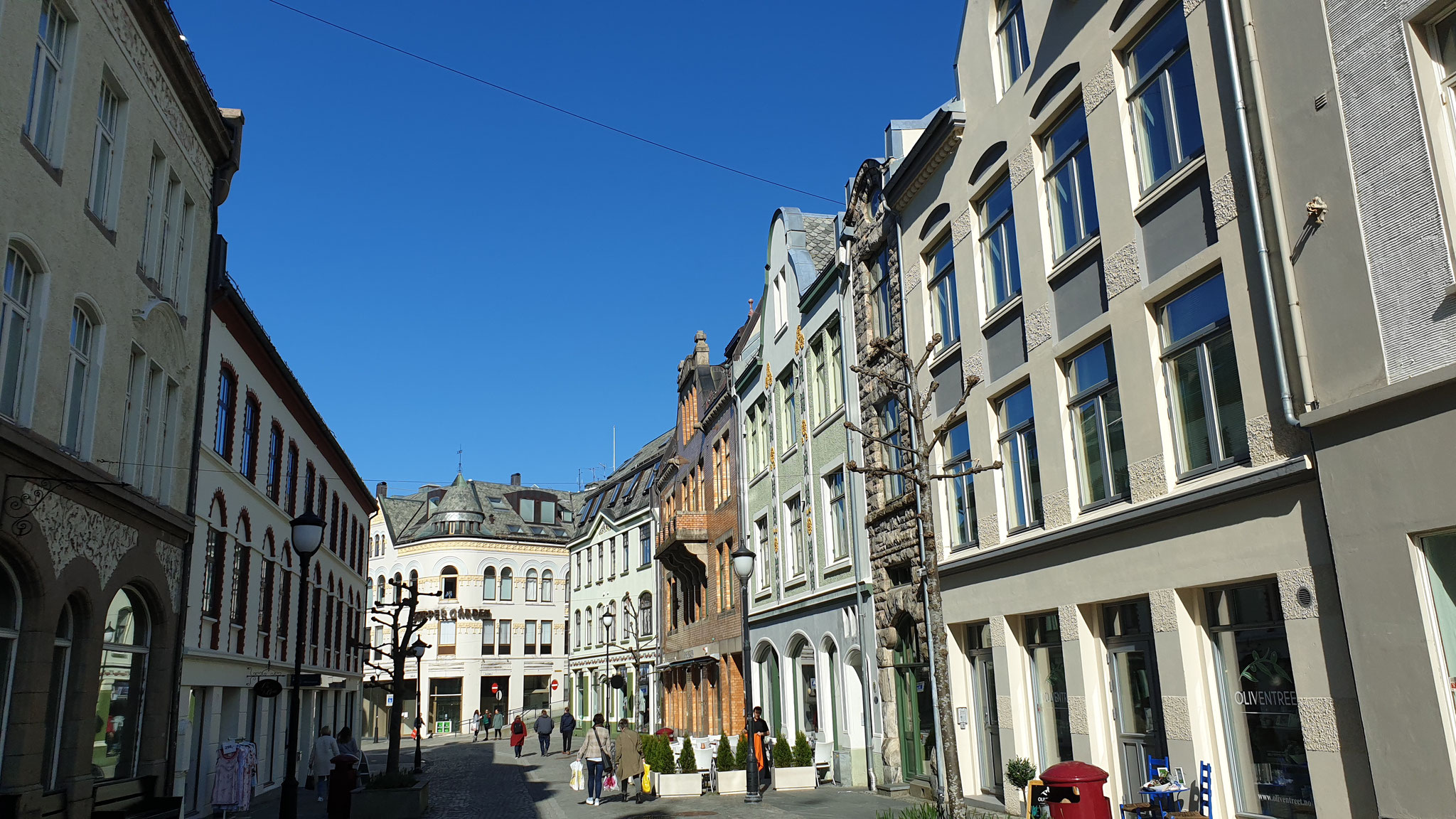 ...aber müssen wir wirklich über die Kopfsteinpflaster-Strasse?