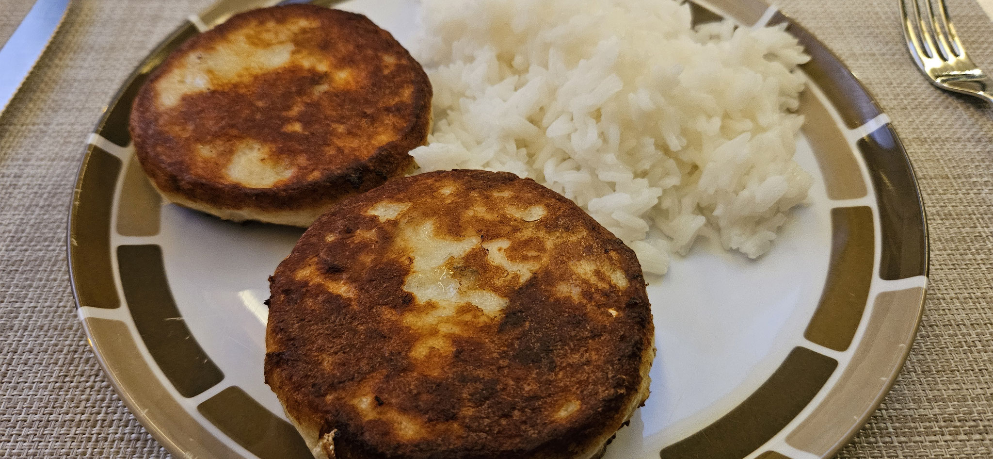 Lofotenburger mit Reis