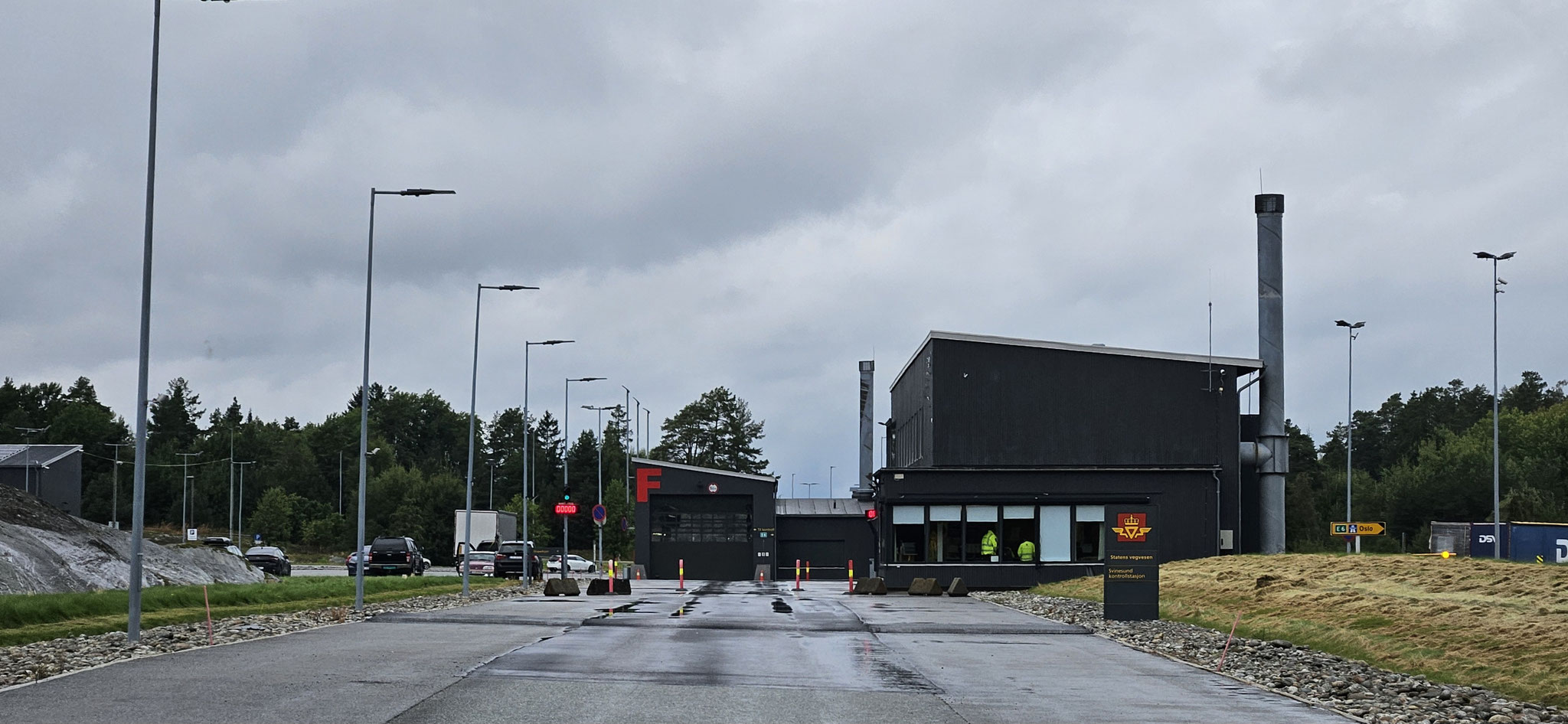 Schon darf Wilson einreisen und wir noch über die Waage