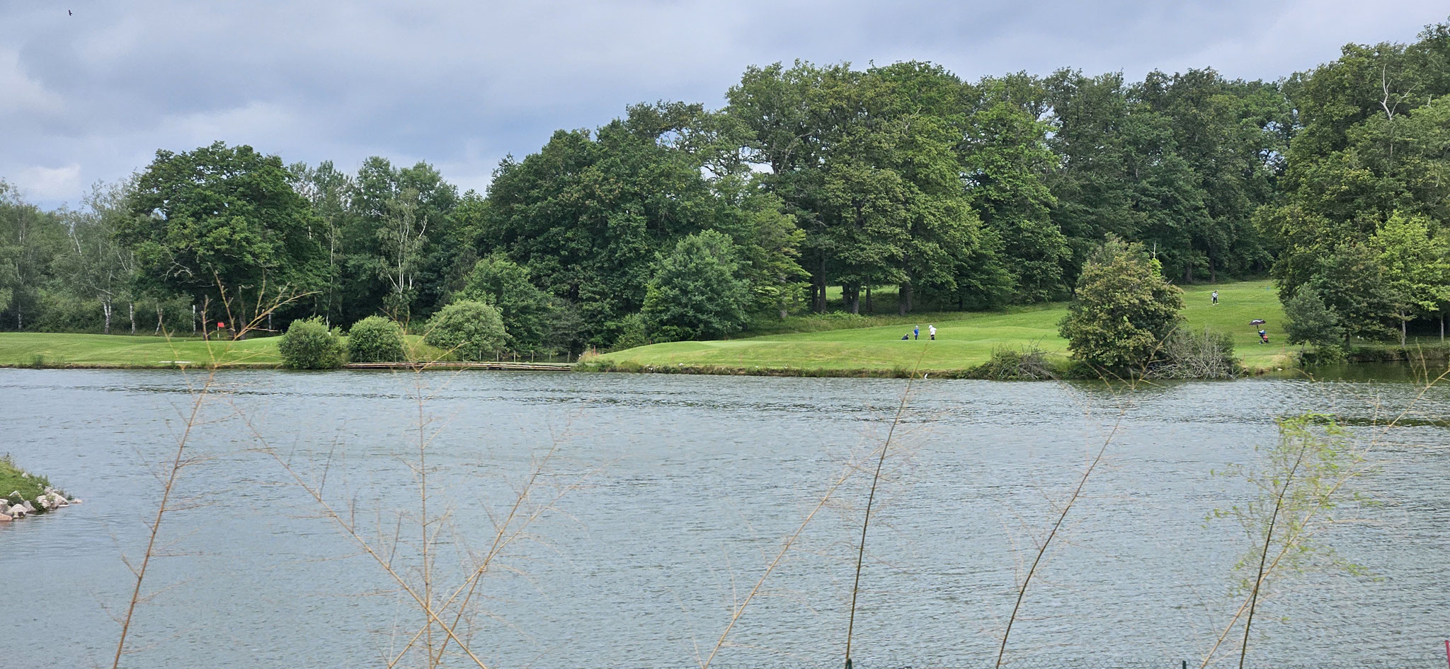 Weitere Flüsse und Gewässer - hier an einem Golfplatz