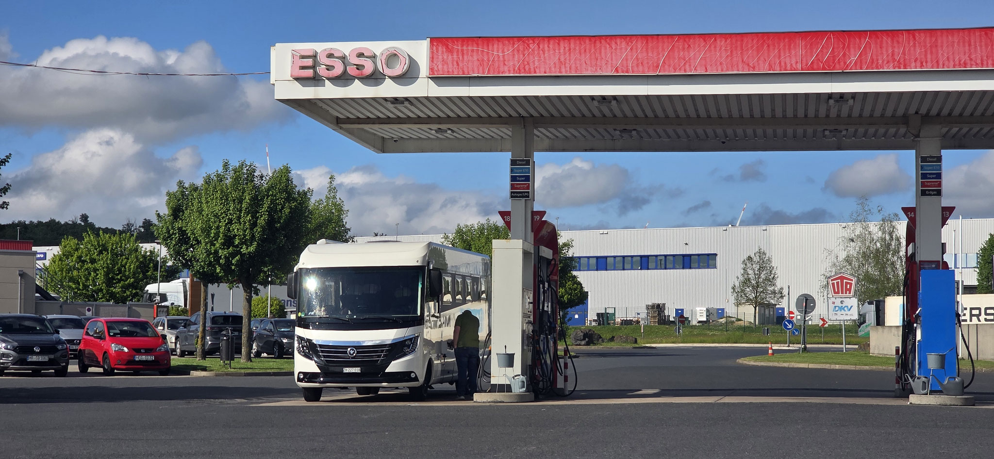 Bobi bekommt Nahrung für EUR 2.069 / Liter