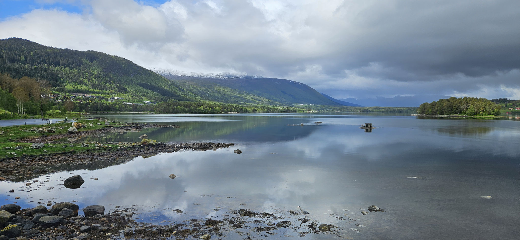 Fjord fast ohne Wellen