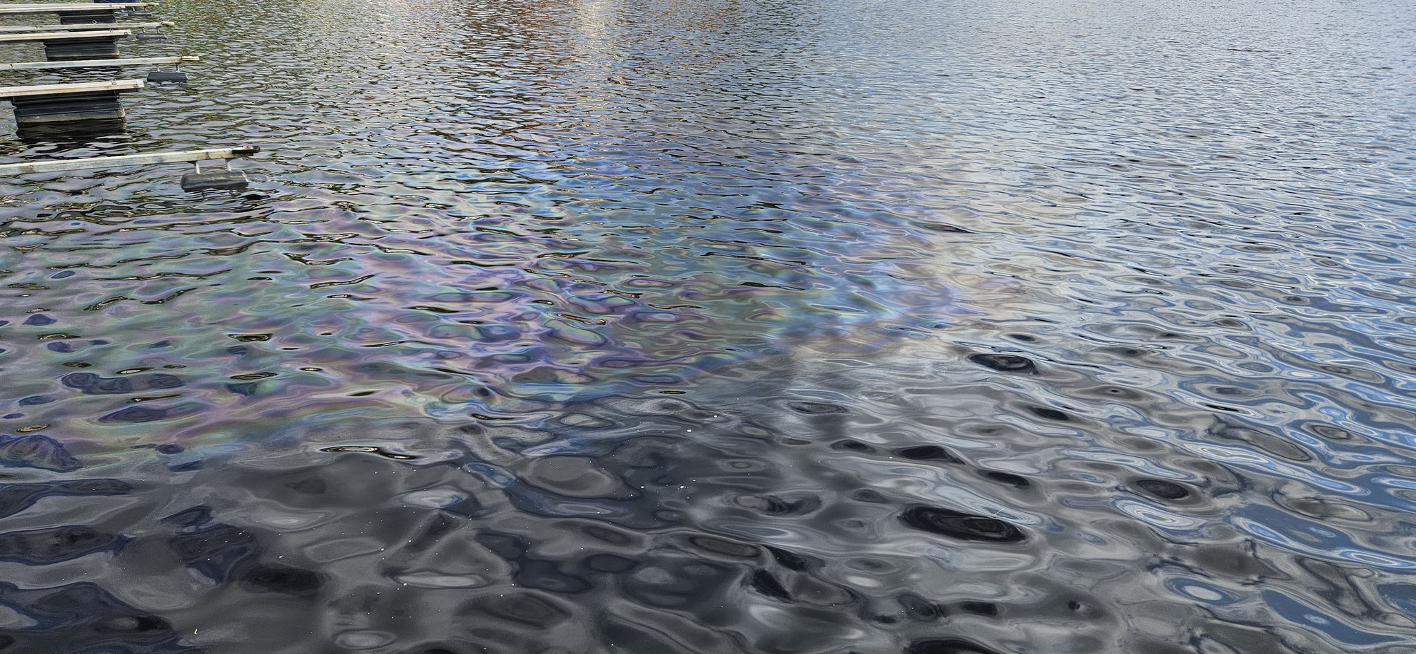 Oel auf dem Wasser