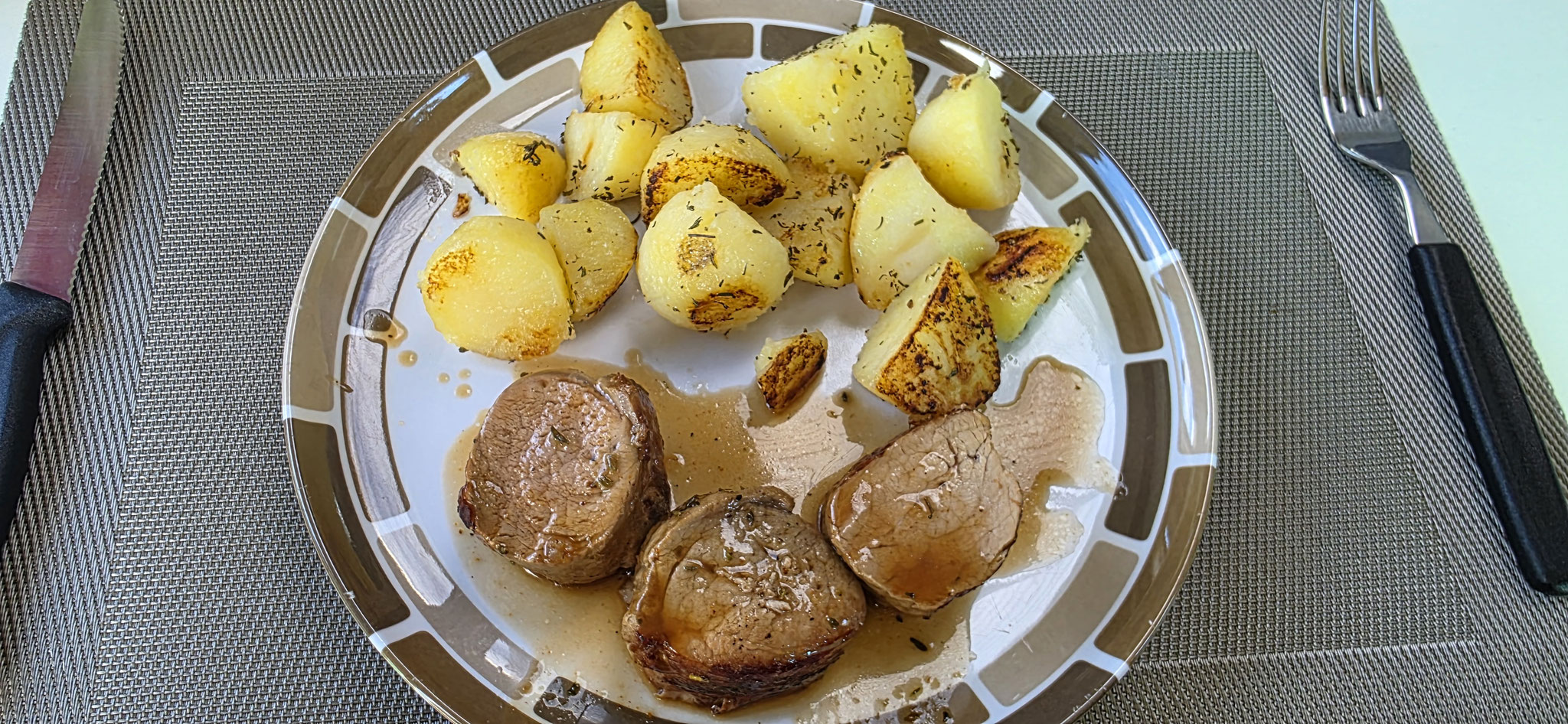 Wer sagt denn, man könne nur Fastfood im WoMo kochen