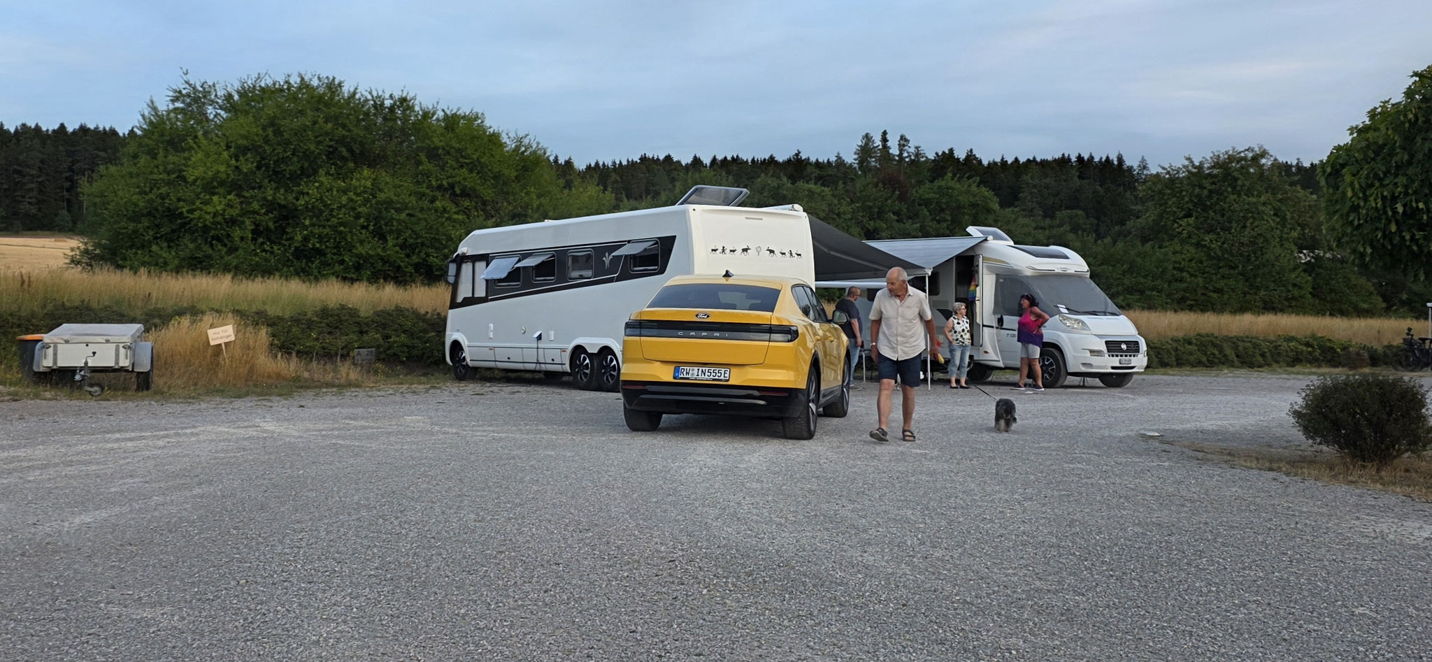 Wer kommt denn da mit dem gelben E-Flitzer?!