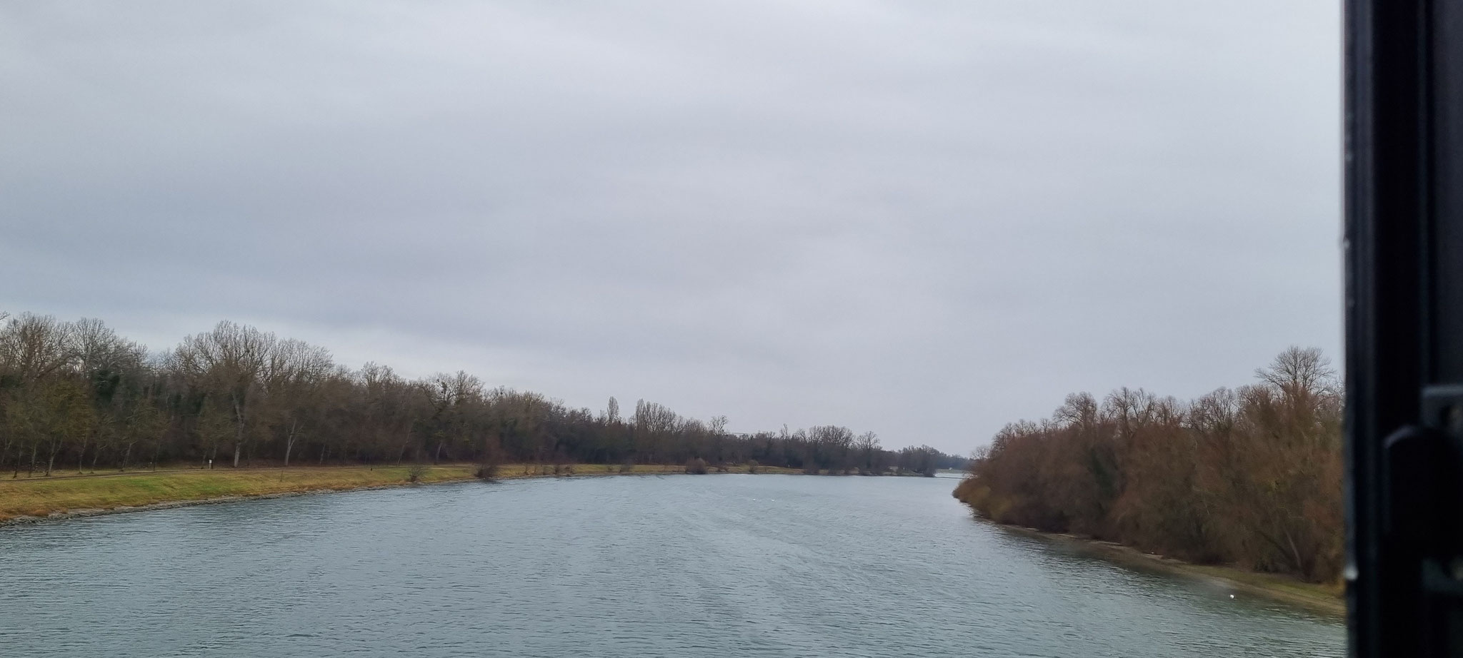 Der Rhein als Grenze zwischen D und F