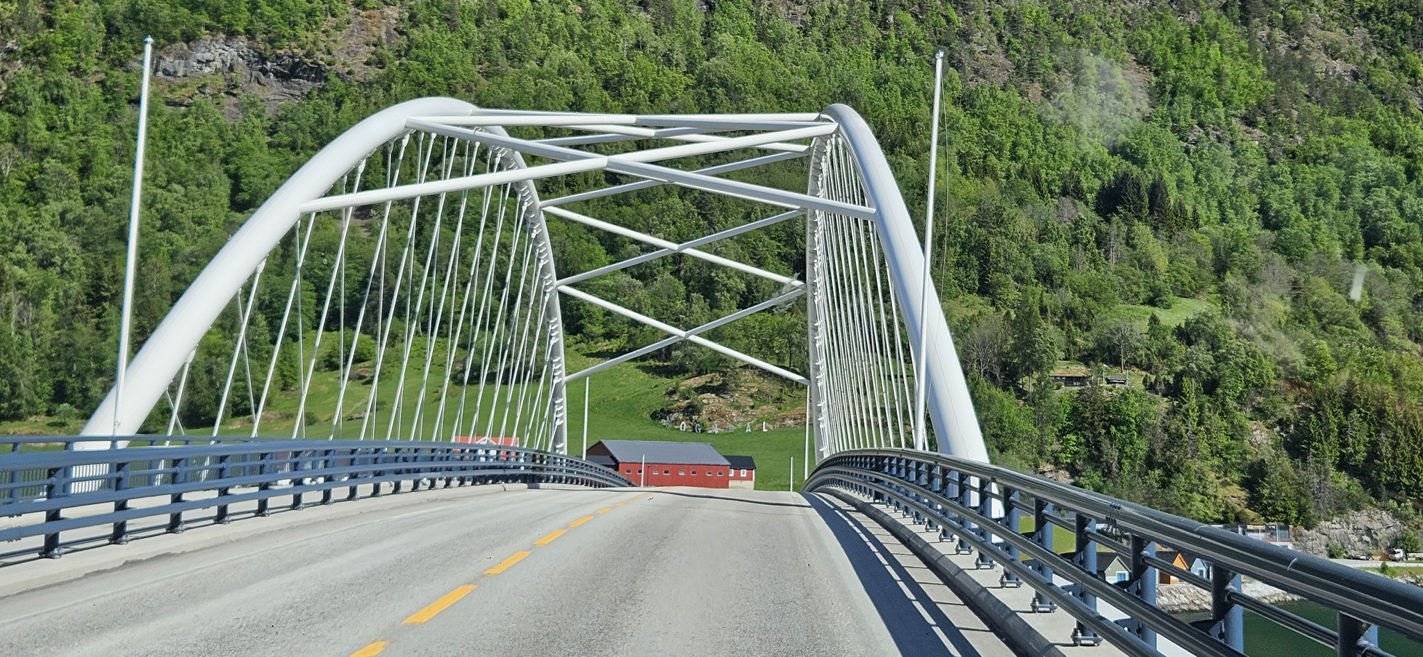 ...und ach die Brücke kennen wir