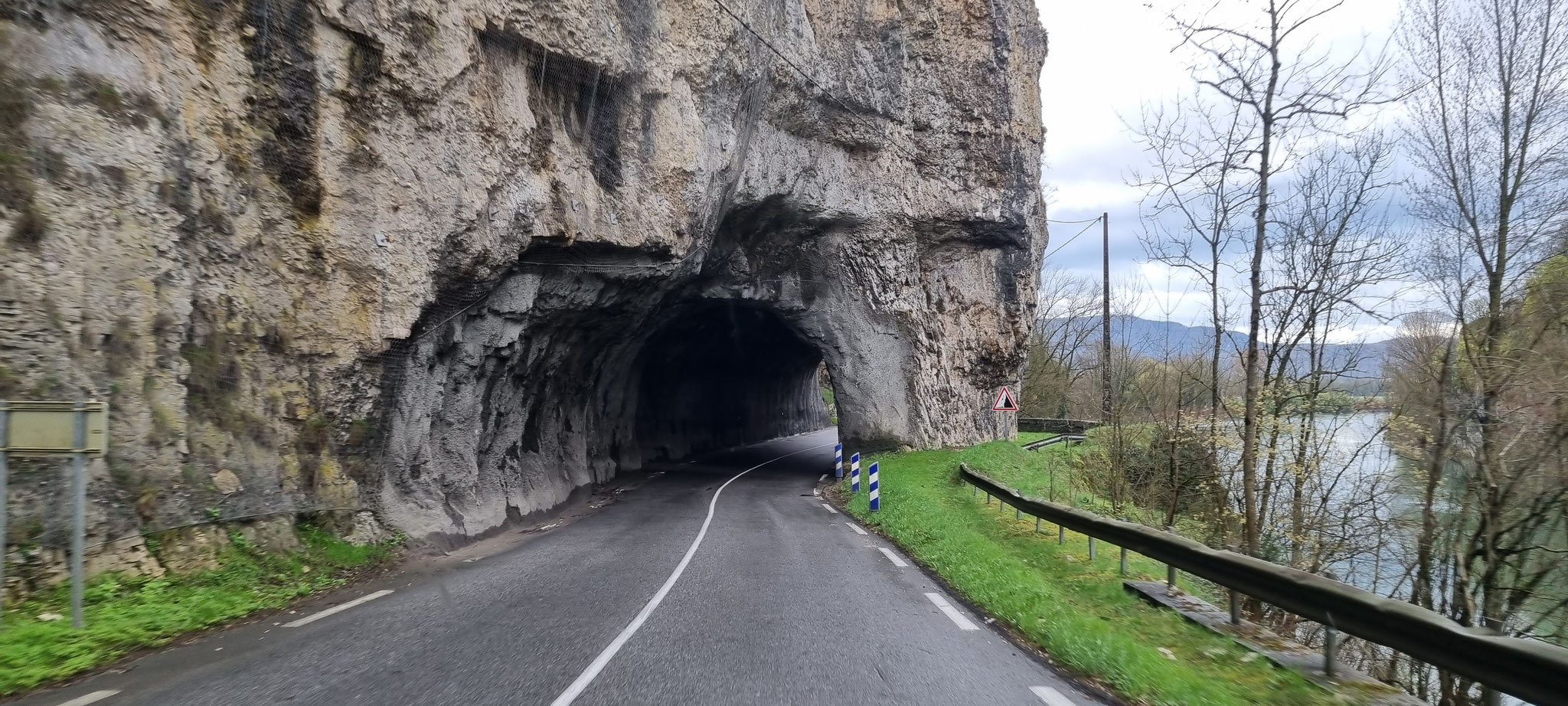 Naturtunnel - ebenfalls fast schon nordisch