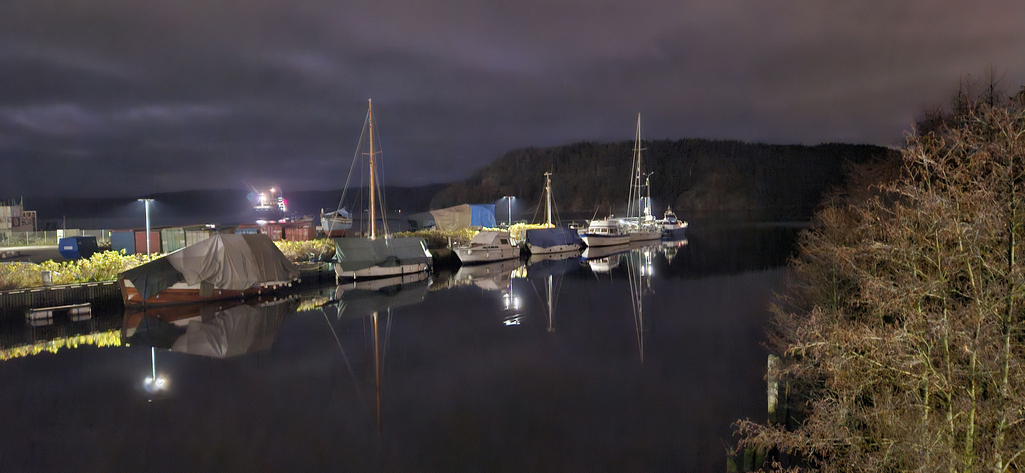 Der Hafen by Night