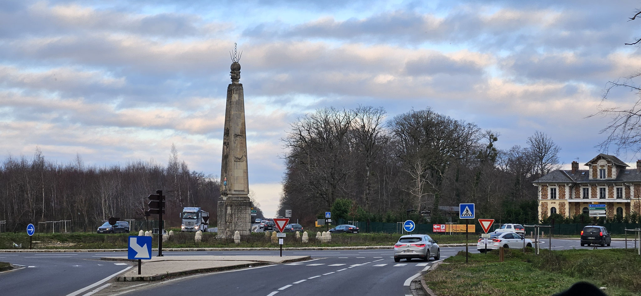 Wir durchfahren viele Kreisel