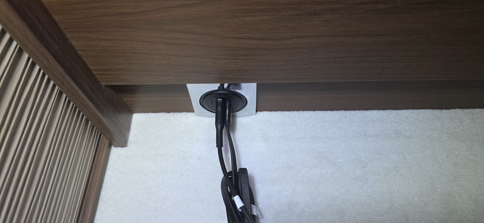 Doppel-USB-Buchse passt!