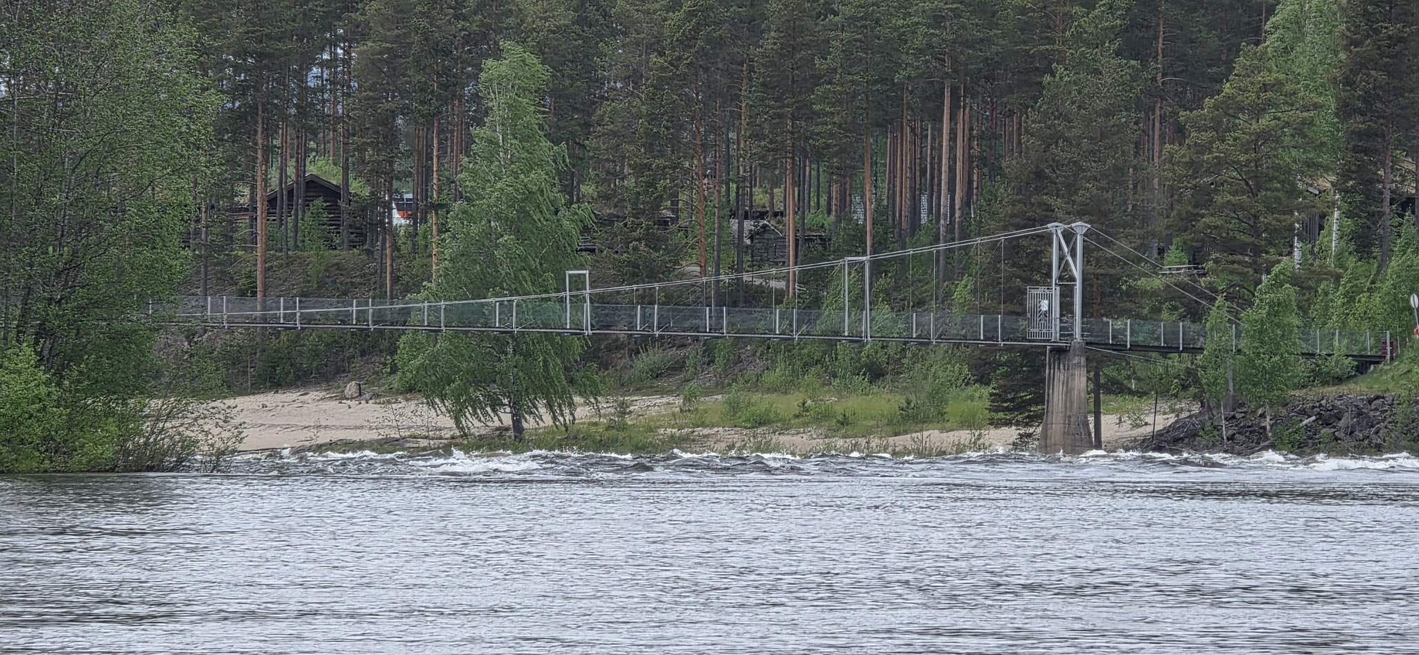 Bei der Hängebrücke geht es wilder zu