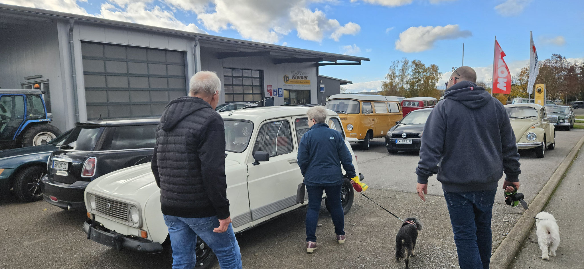 Bei der Garage Kleiner...