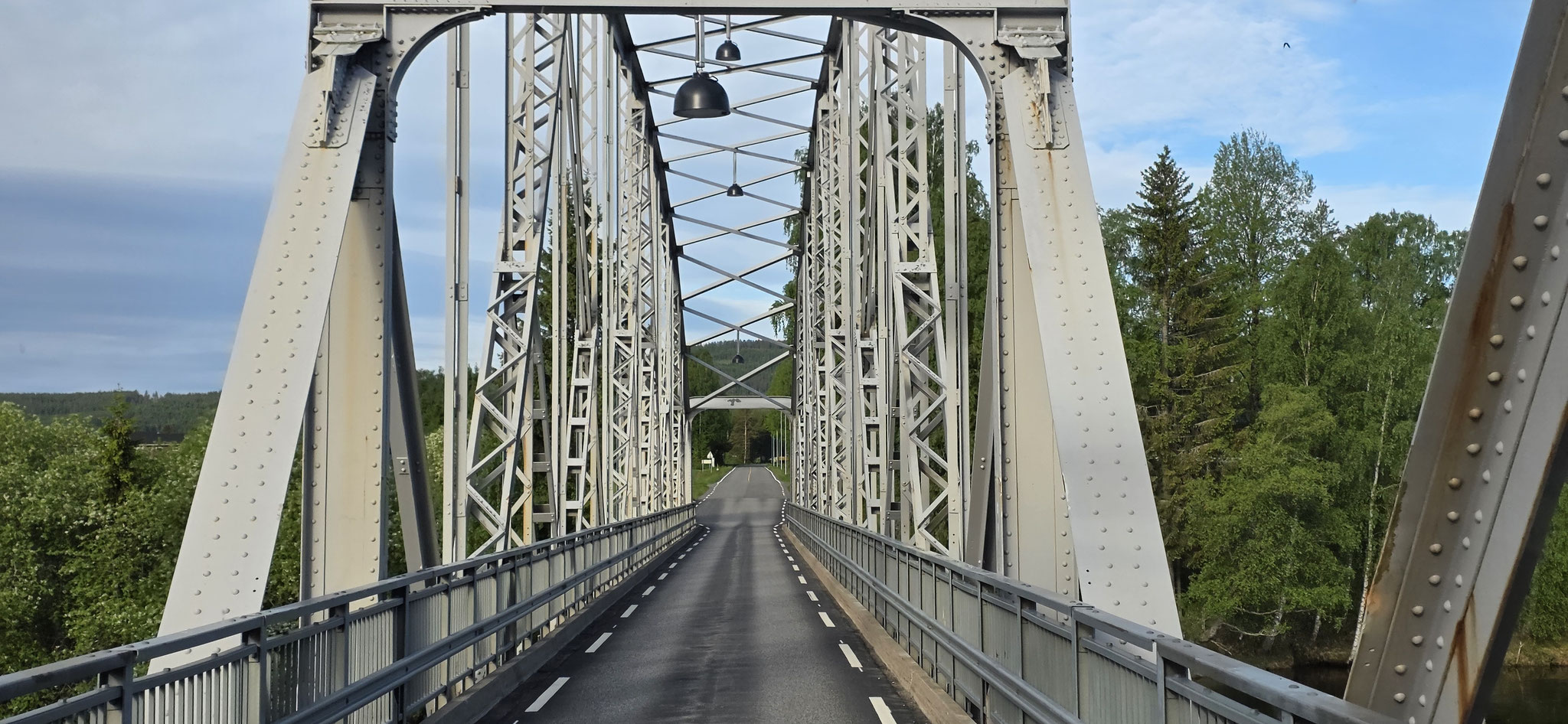 Die ist mal echt eine schmale Brücke