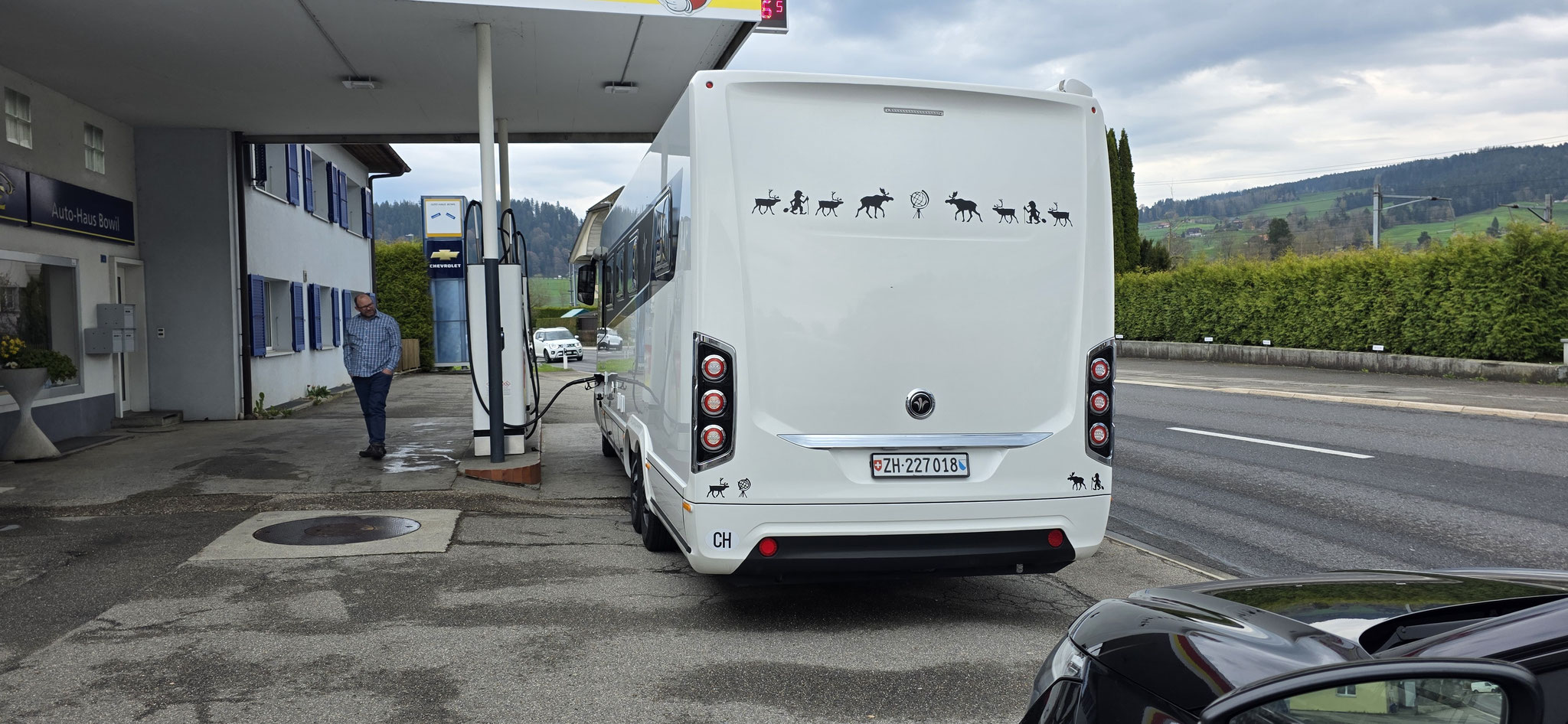 Tank füllen für CHF 2.065 oder EUR 2.23