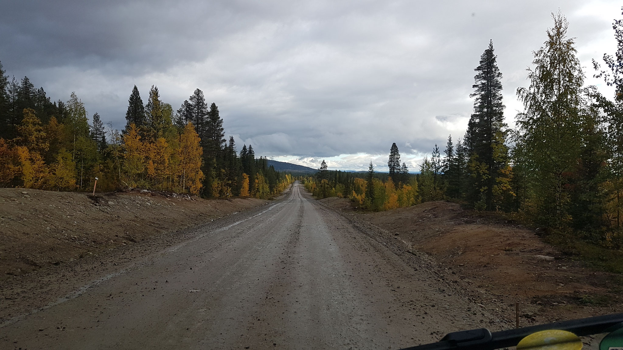 20 Kilometer Schotterpiste (Europavåg 45). Was für ein Vergnügen :-P